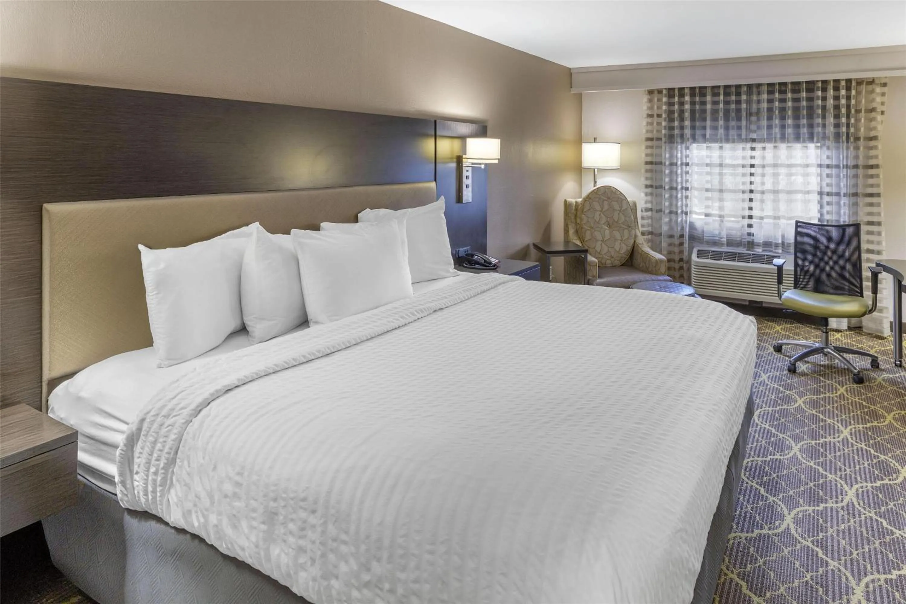 Bedroom, Bed in Best Western Plus Clemson Hotel & Conference Center