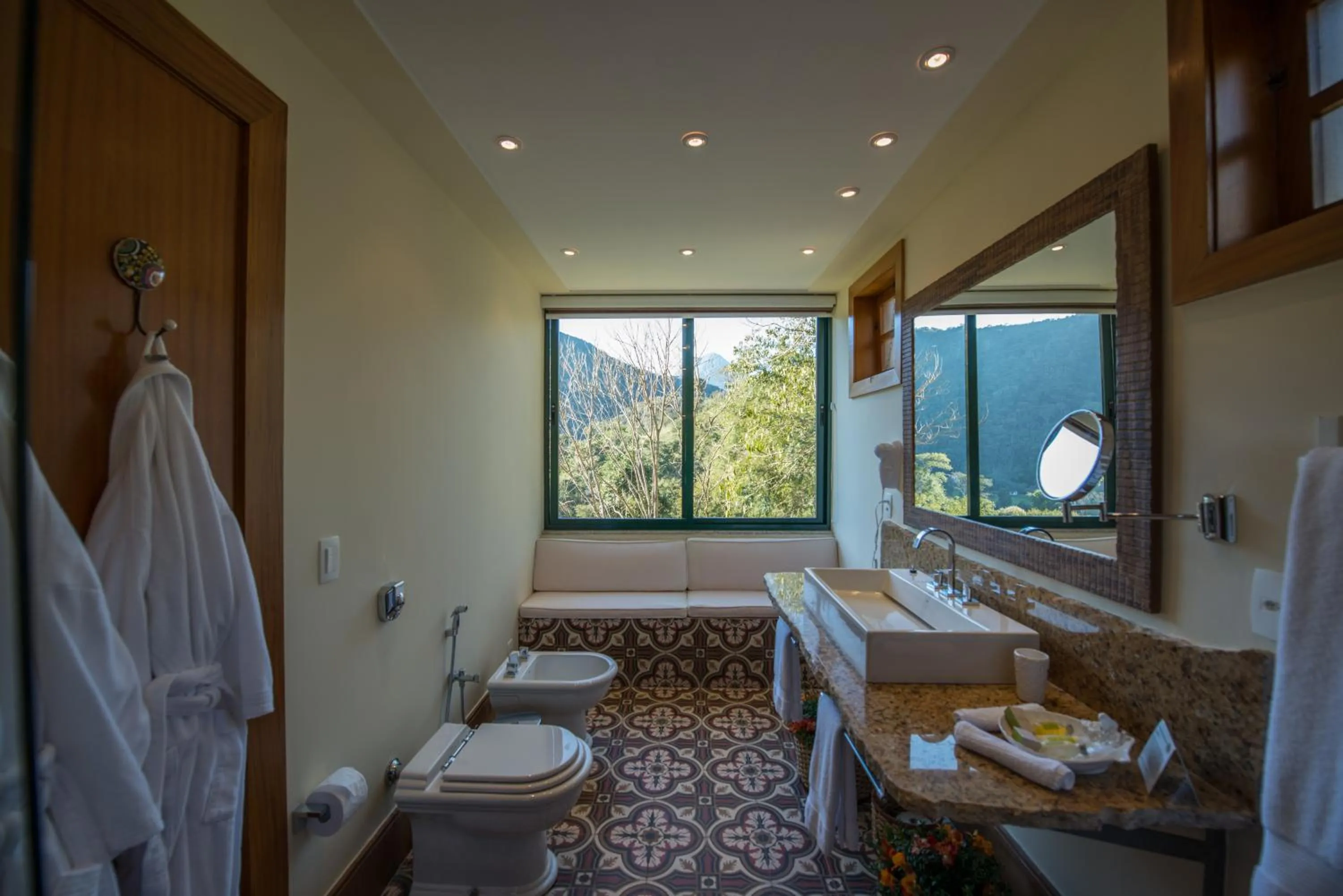 Bathroom, Bed in Quinta da Paz Resort