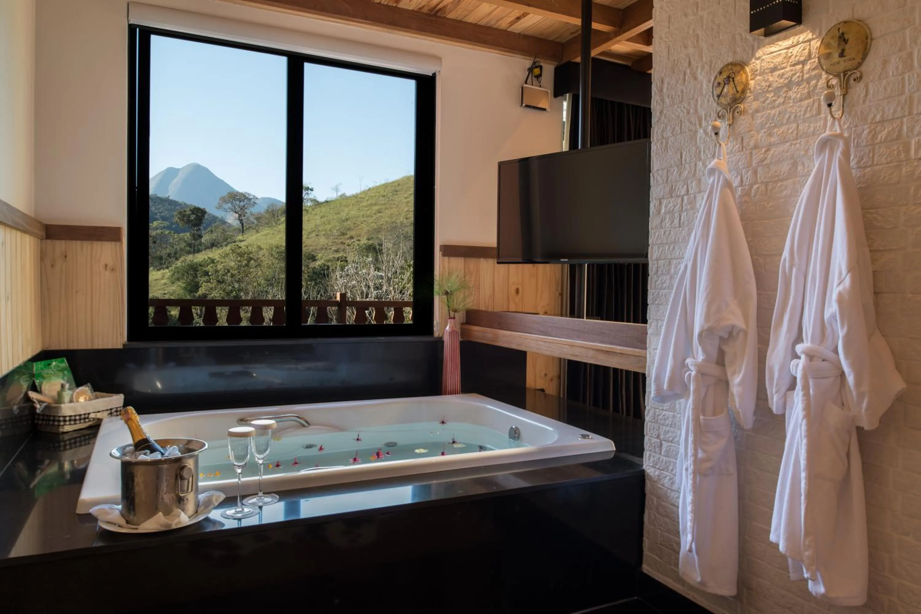 Hot Tub in Quinta da Paz Resort