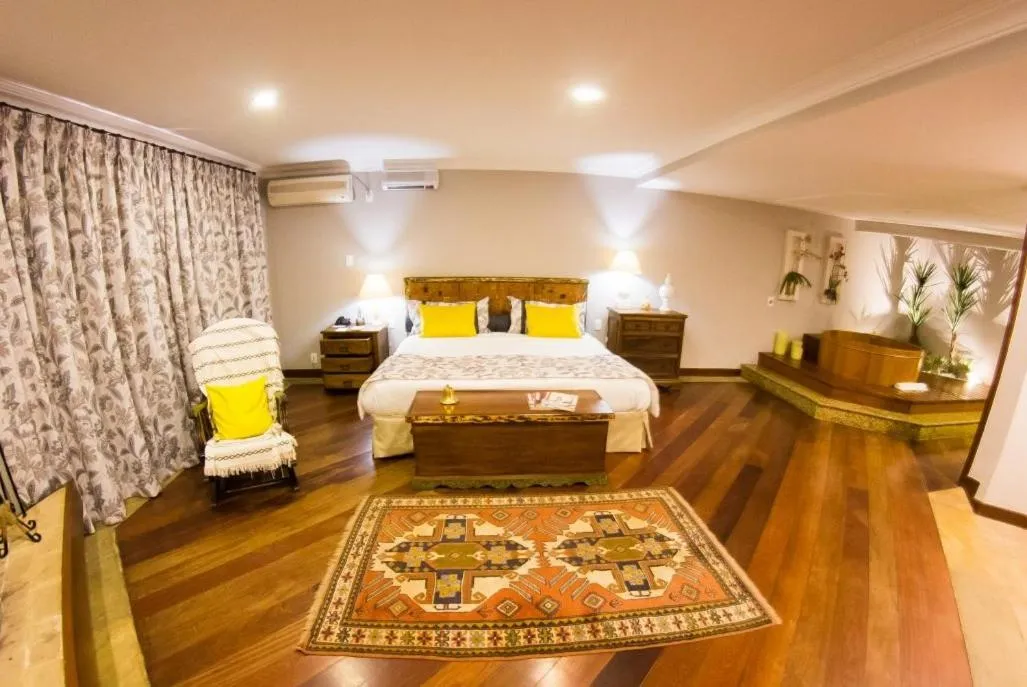 Photo of the whole room, Bed in Quinta da Paz Resort