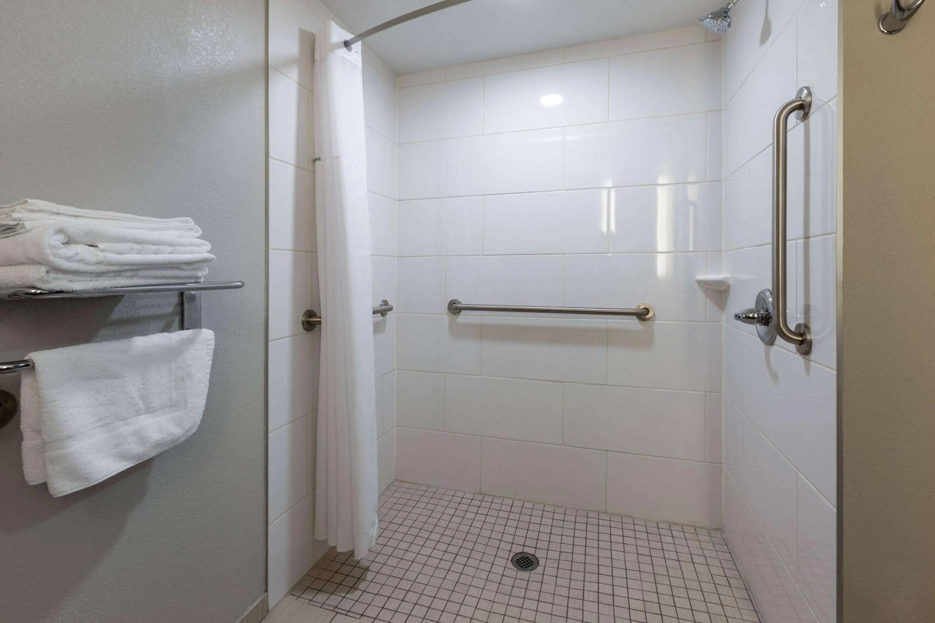 Shower in Microtel Inn & Suites by Wyndham Sunbury - Columbus North