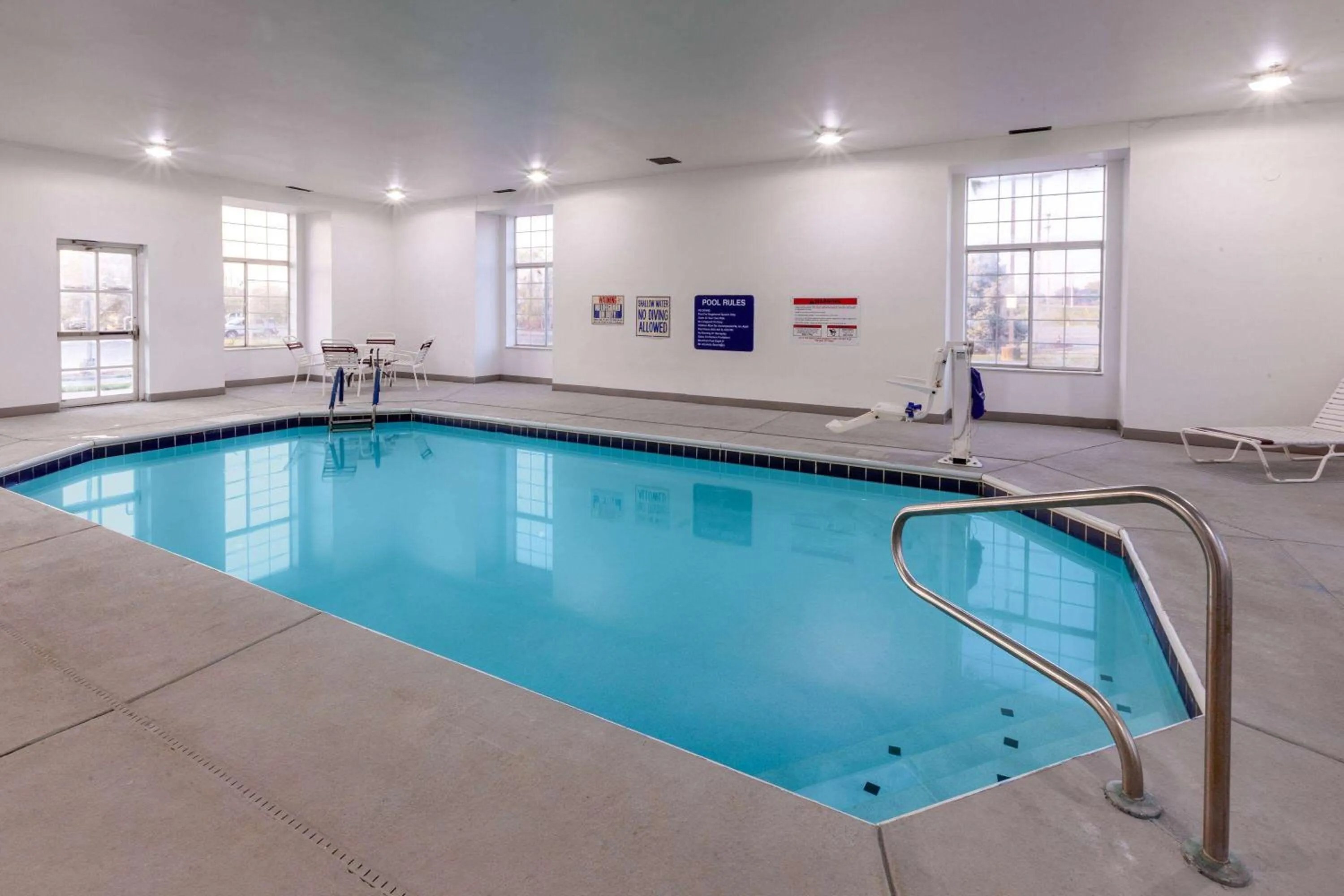 Pool view in Microtel Inn & Suites by Wyndham Sunbury - Columbus North