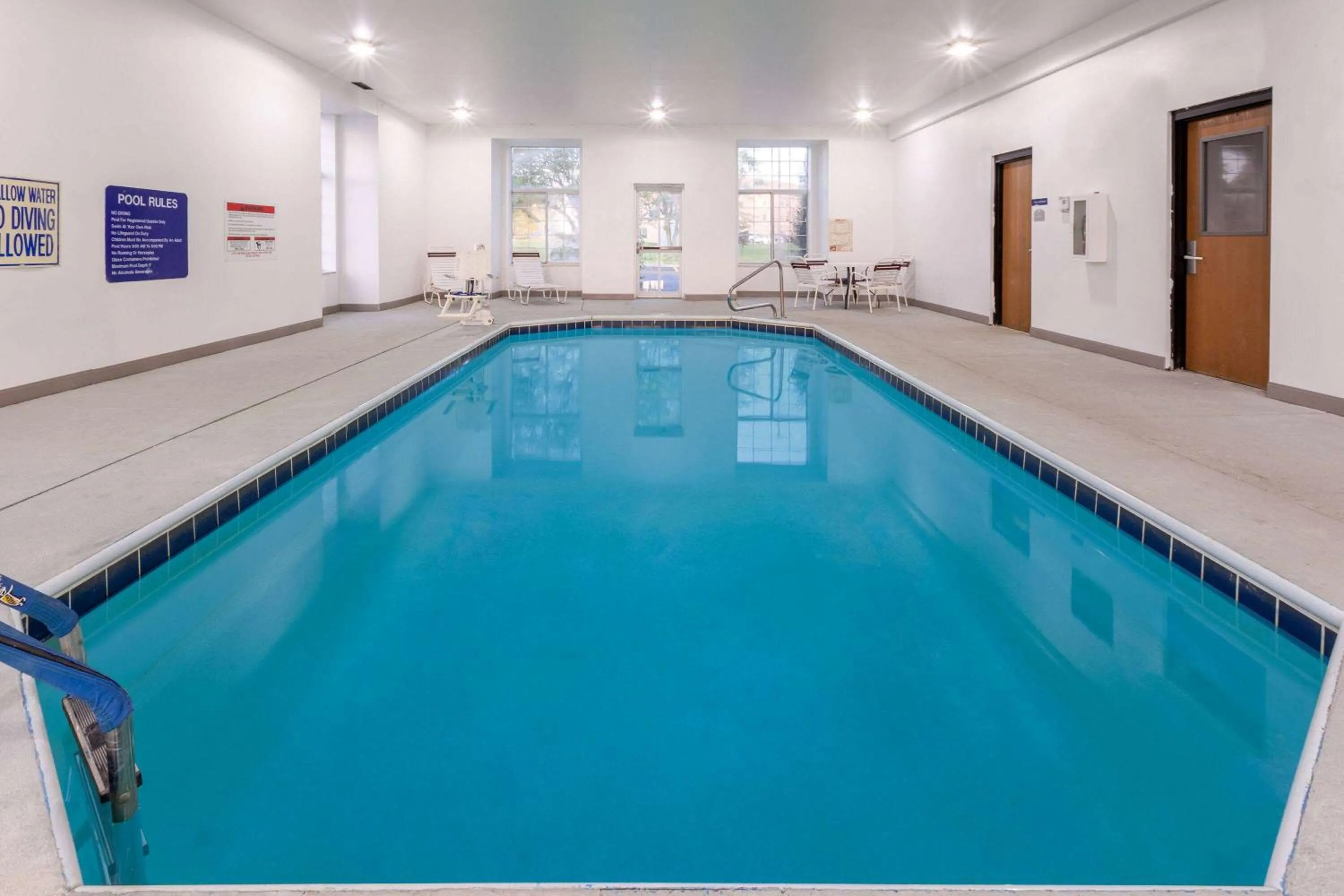 Pool view in Microtel Inn & Suites by Wyndham Sunbury - Columbus North
