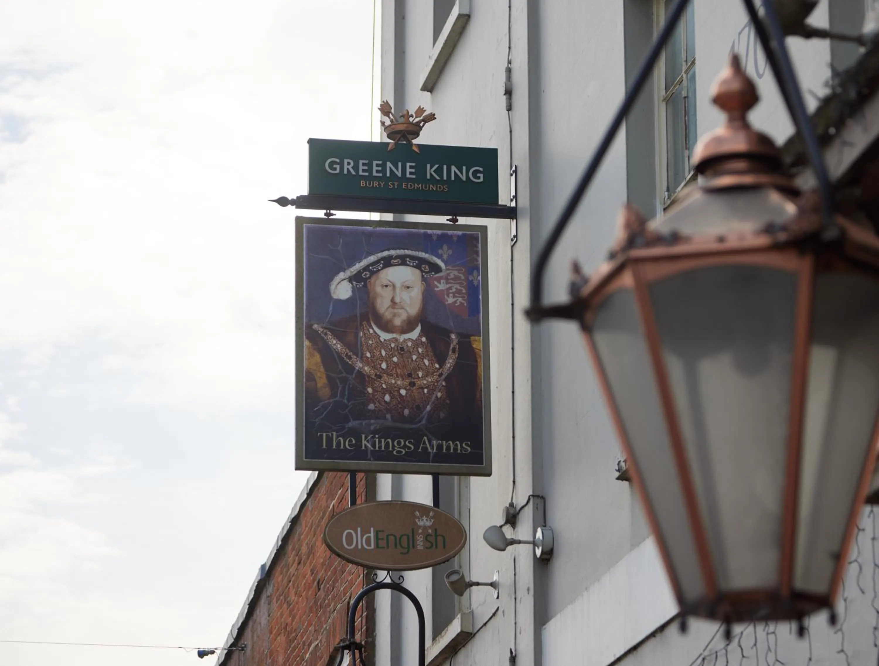Logo/Certificate/Sign in Kings Arms Hotel by Greene King Inns