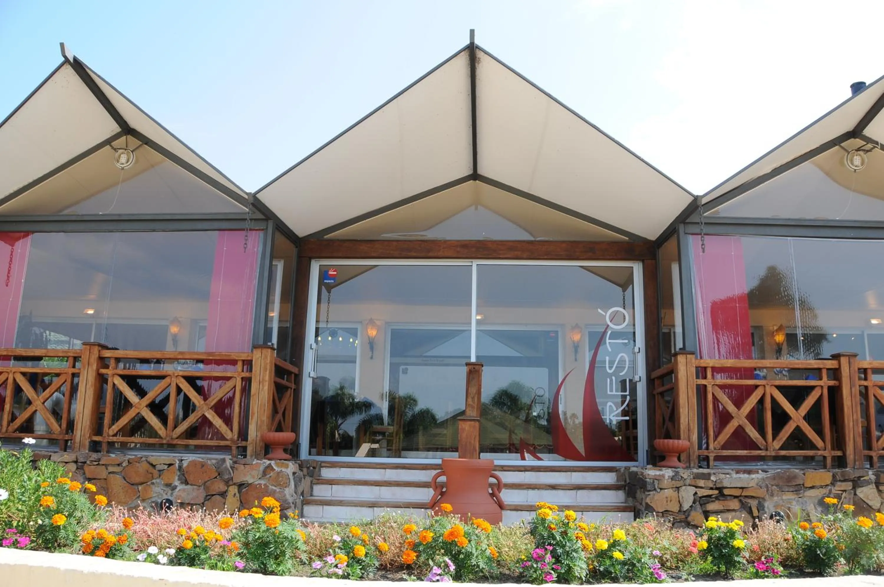 Restaurant/places to eat in Arapey Oasis Termal Hotel