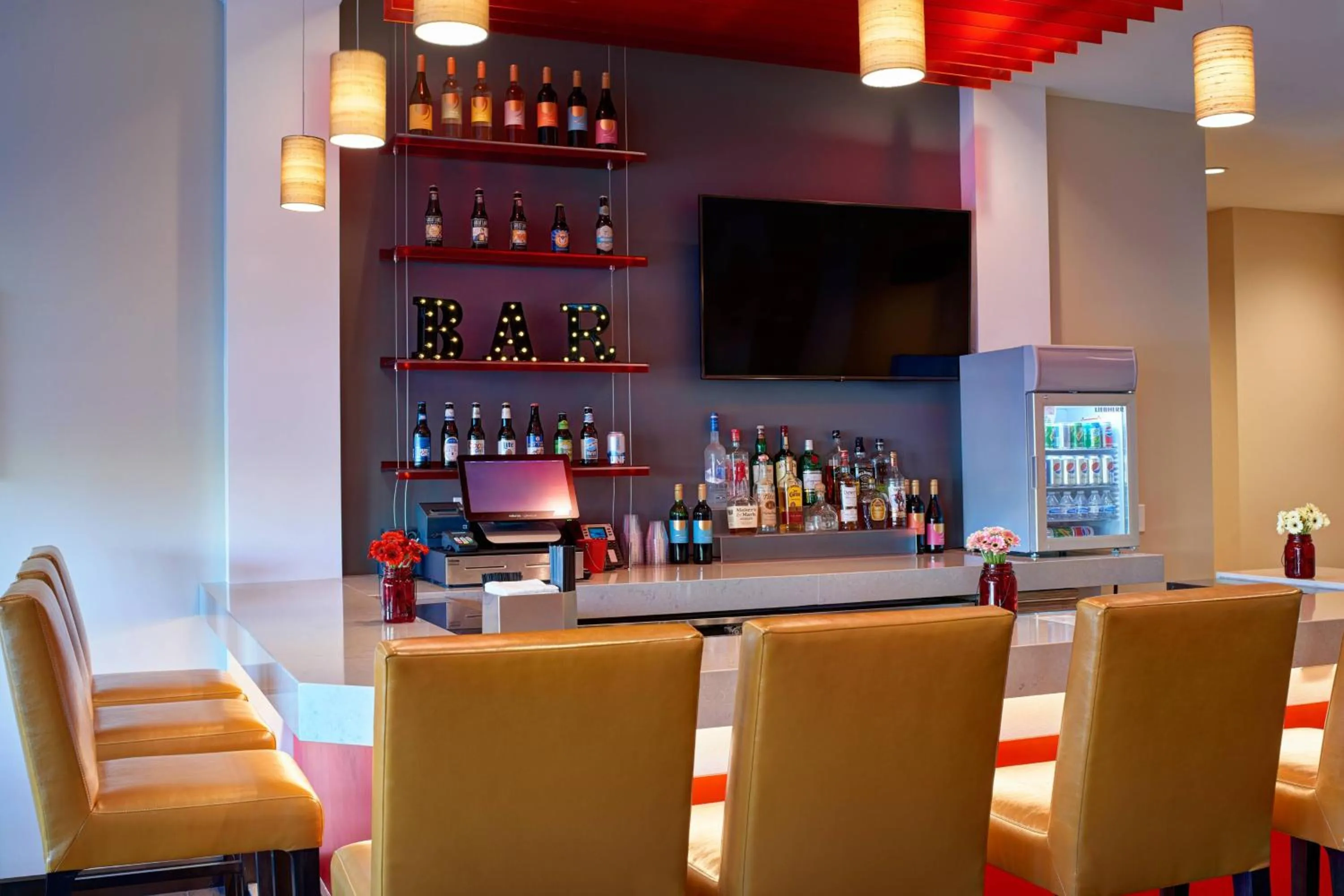 Lounge or bar in TownePlace Suites by Marriott Cleveland Solon