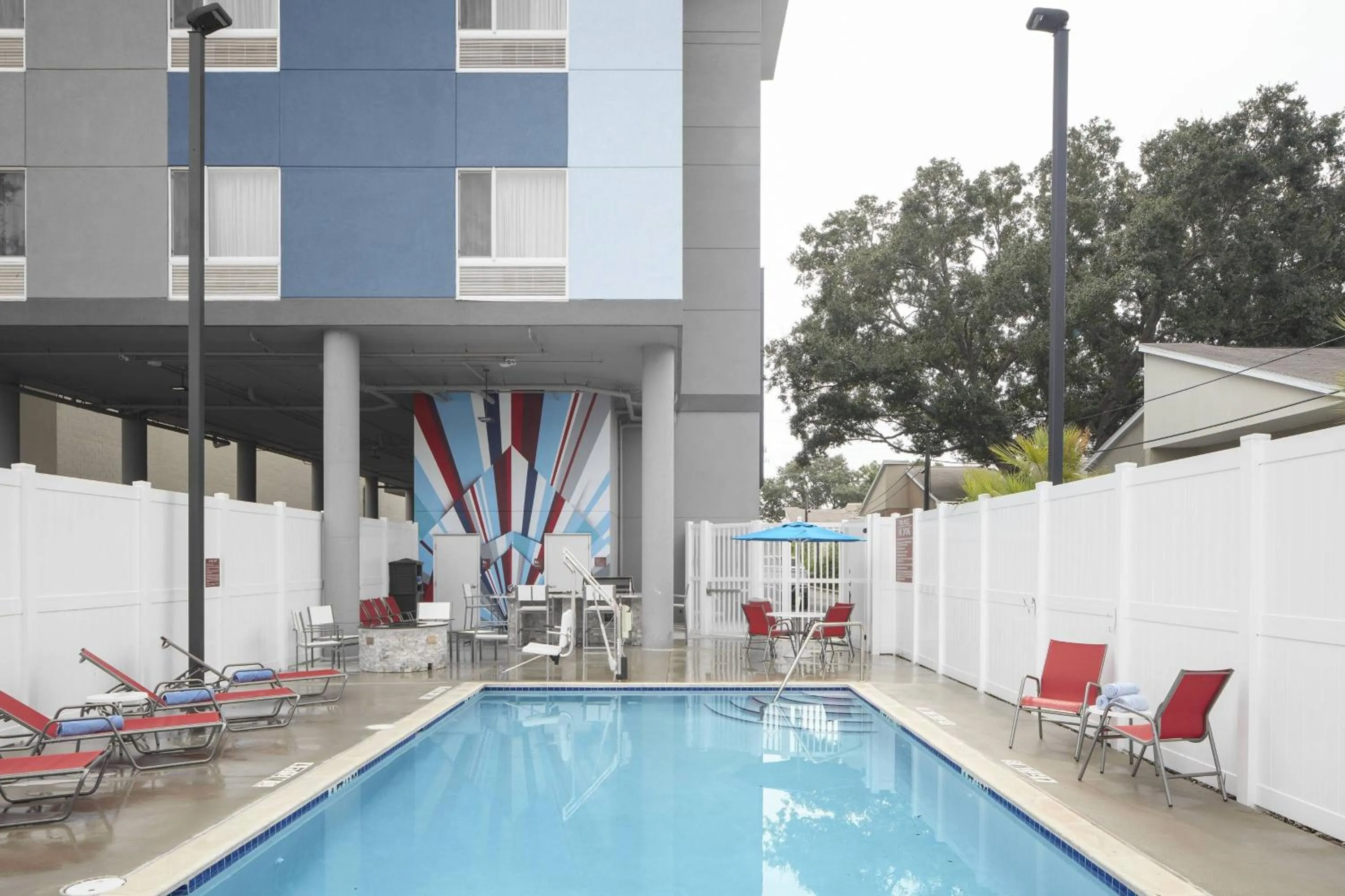 Swimming pool in TownePlace Suites by Marriott Tampa South