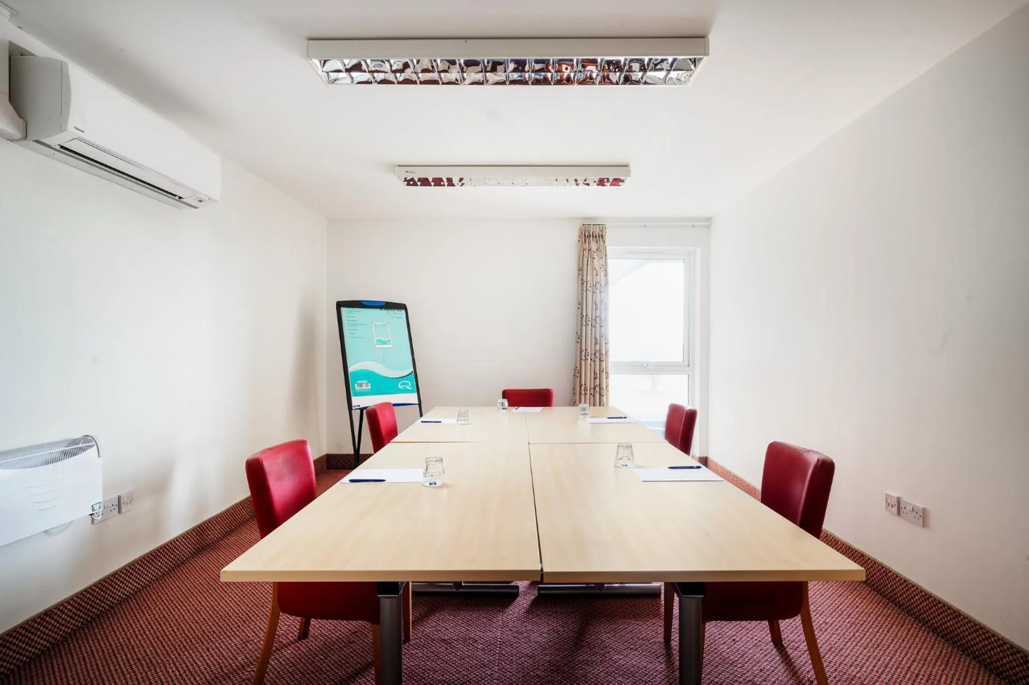 Meeting/conference room in Holiday Inn Express Shrewsbury by IHG