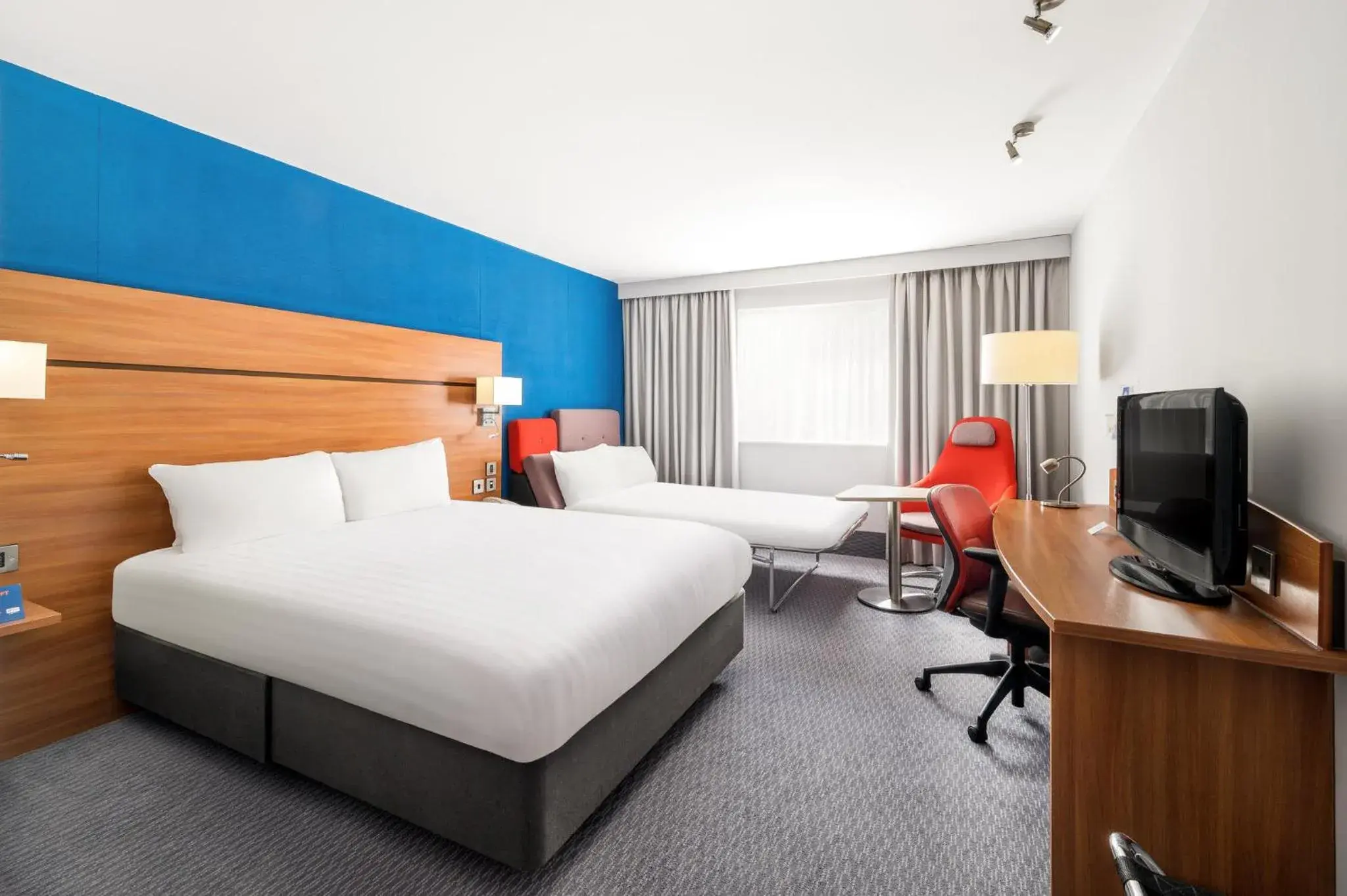 Standard Double Room with Sofa Bed and Free Hot Breakfast in Holiday Inn Express Shrewsbury by IHG Standard Double Room with Sofa Bed and Free Hot Breakfast in Holiday Inn Express Shrewsbury by IHG