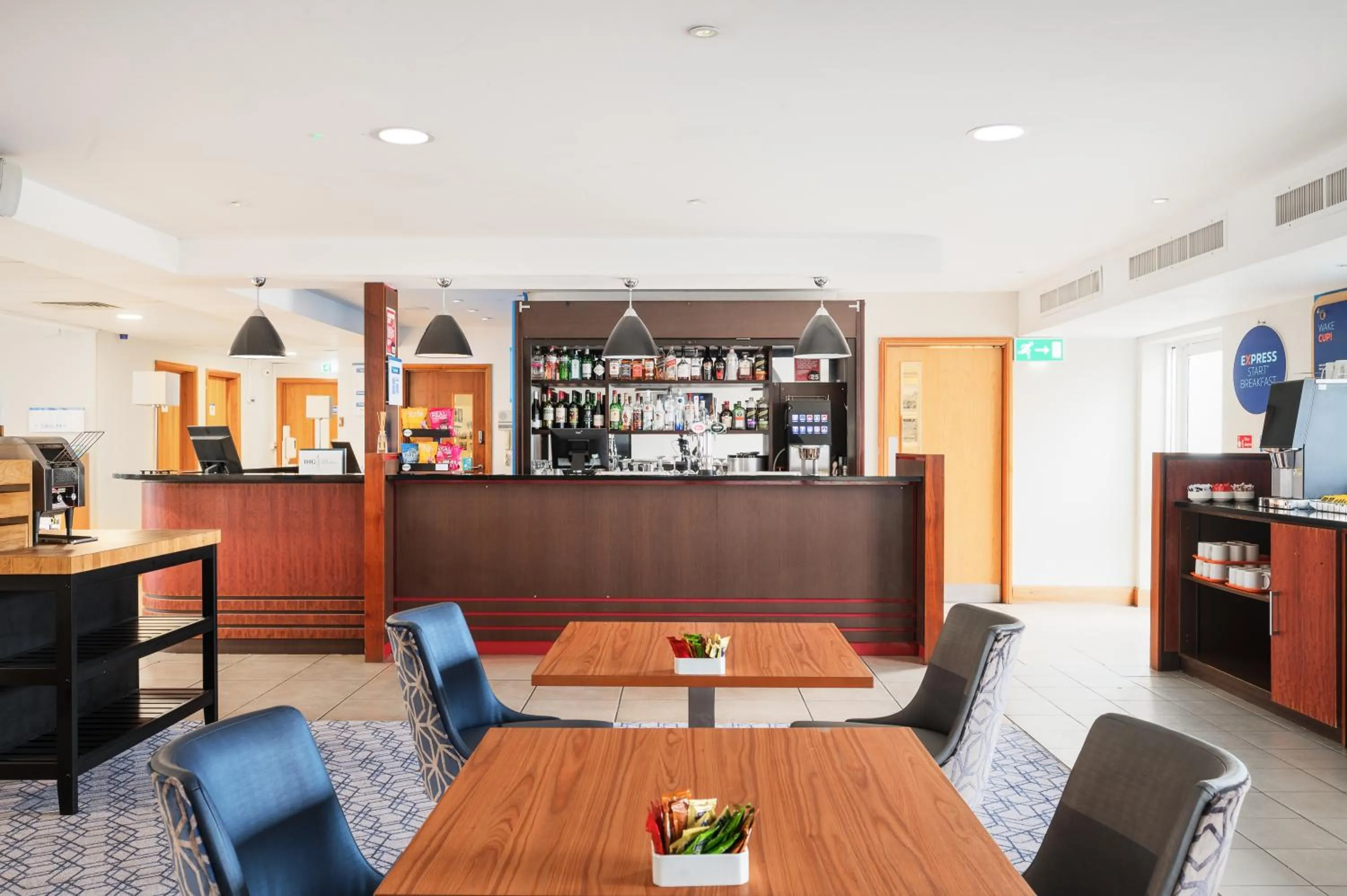 Restaurant/places to eat in Holiday Inn Express Shrewsbury by IHG