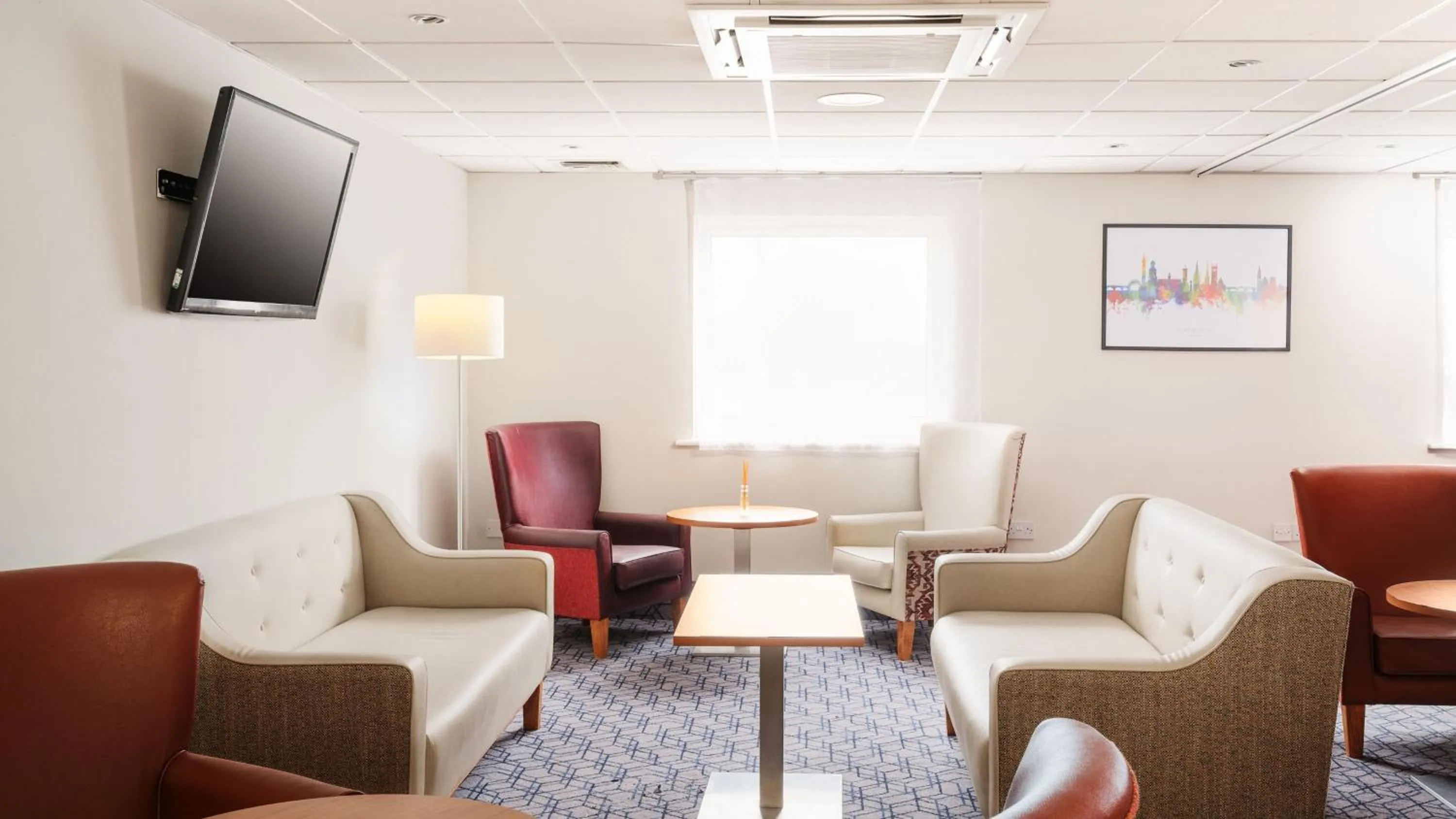Lounge or bar in Holiday Inn Express Shrewsbury by IHG