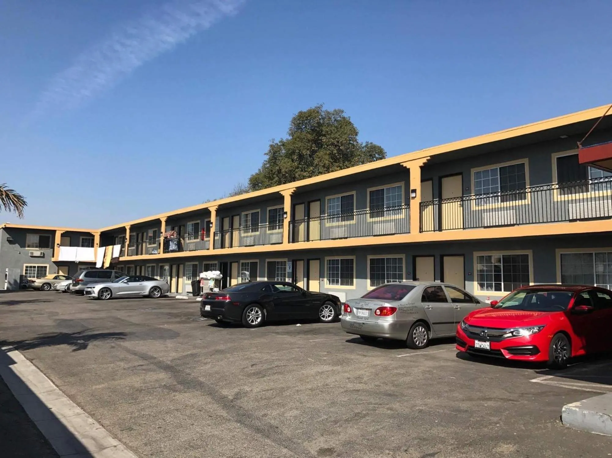 Facade/entrance in American Inn & Suites LAX Airport