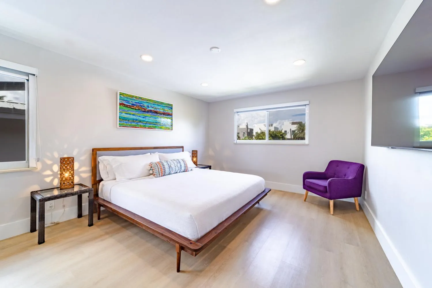 Bed in The Desoto - Oceanview Inn