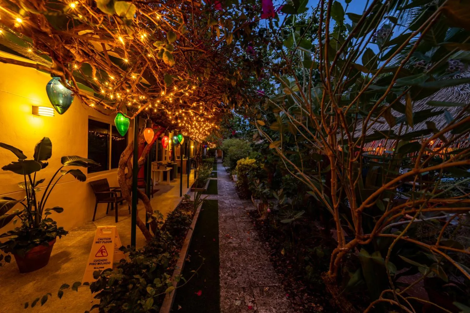 Night in The Desoto - Oceanview Inn