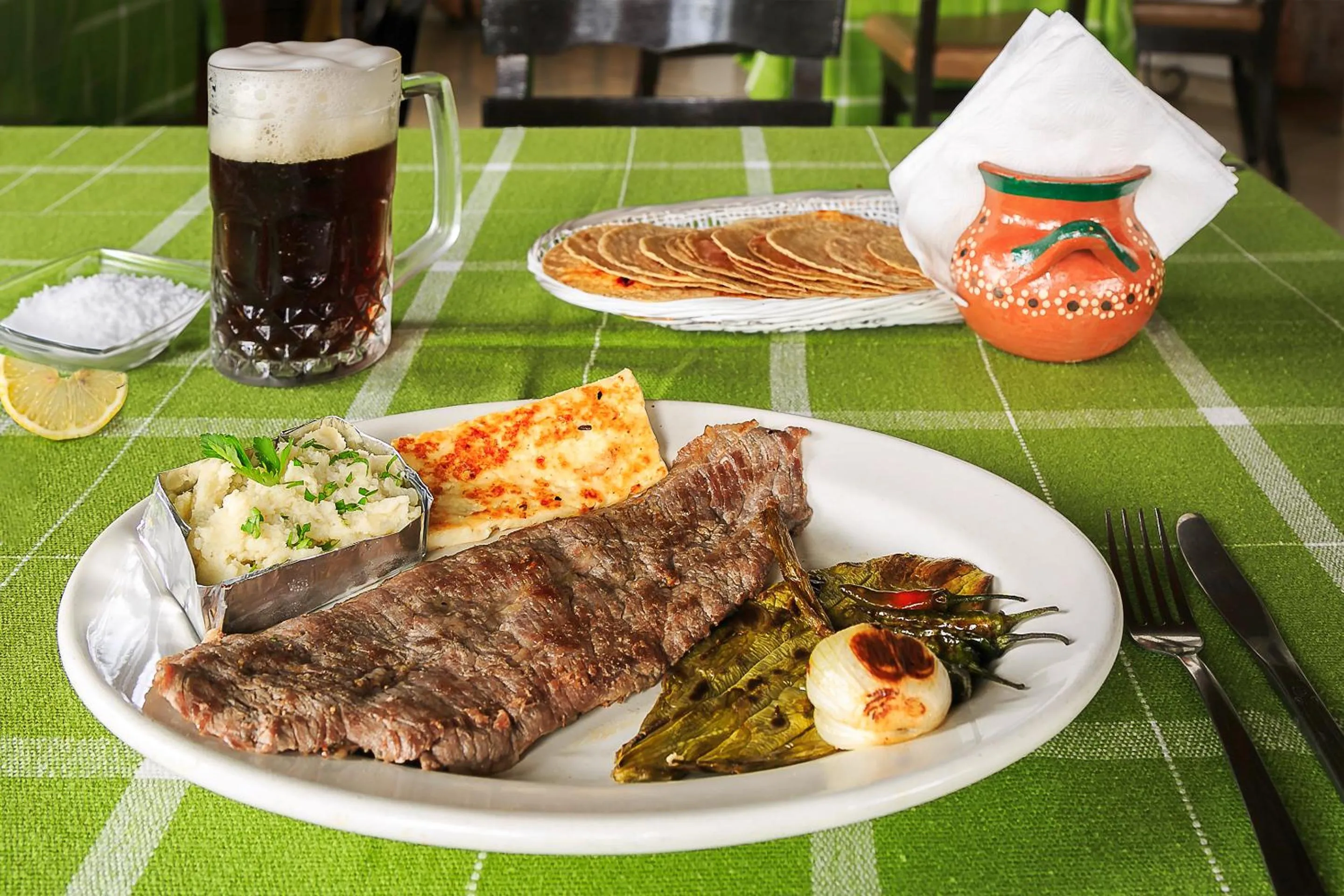 Restaurant/places to eat in Hotel Pie de la Sierra