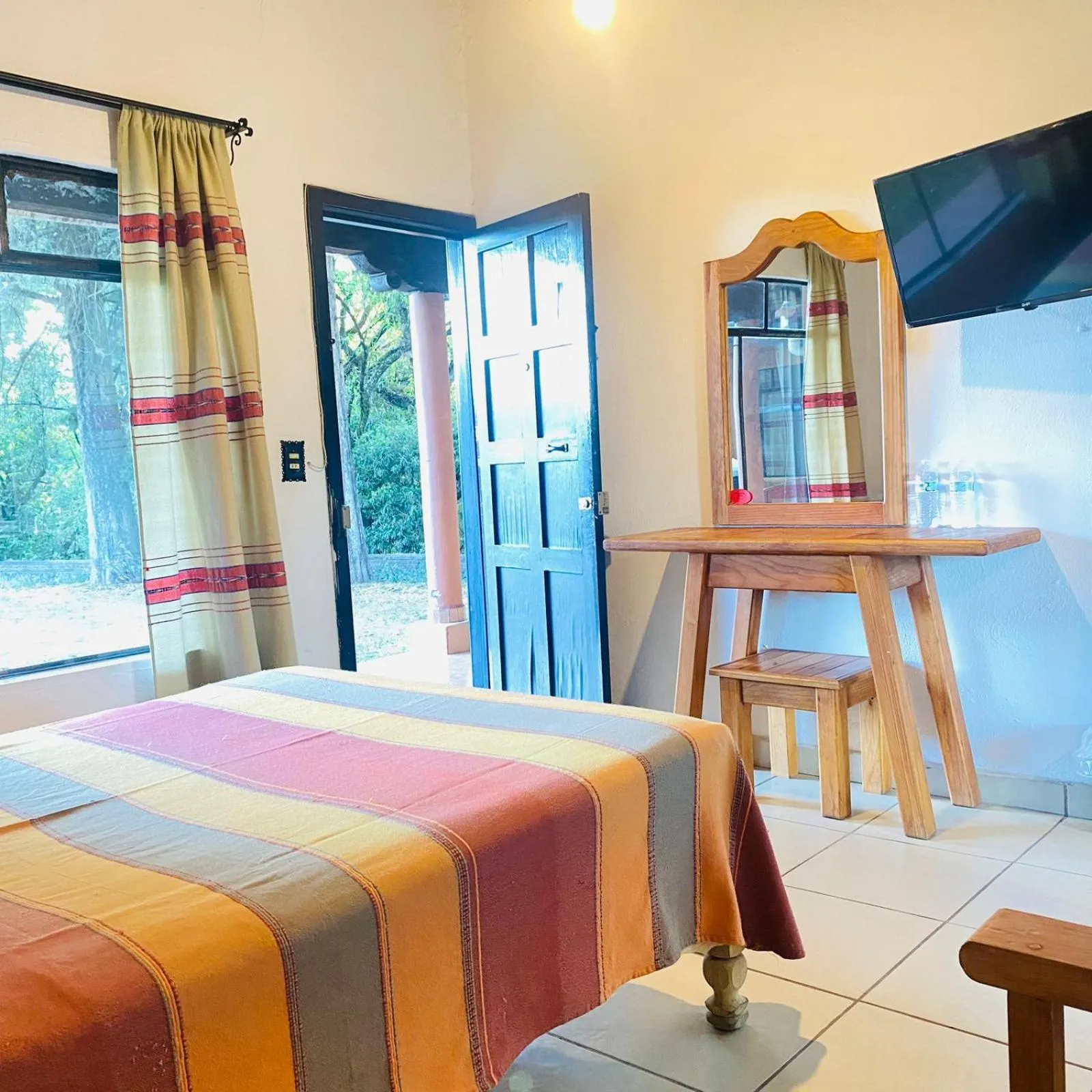 TV and multimedia, Bed in Hotel Pie de la Sierra