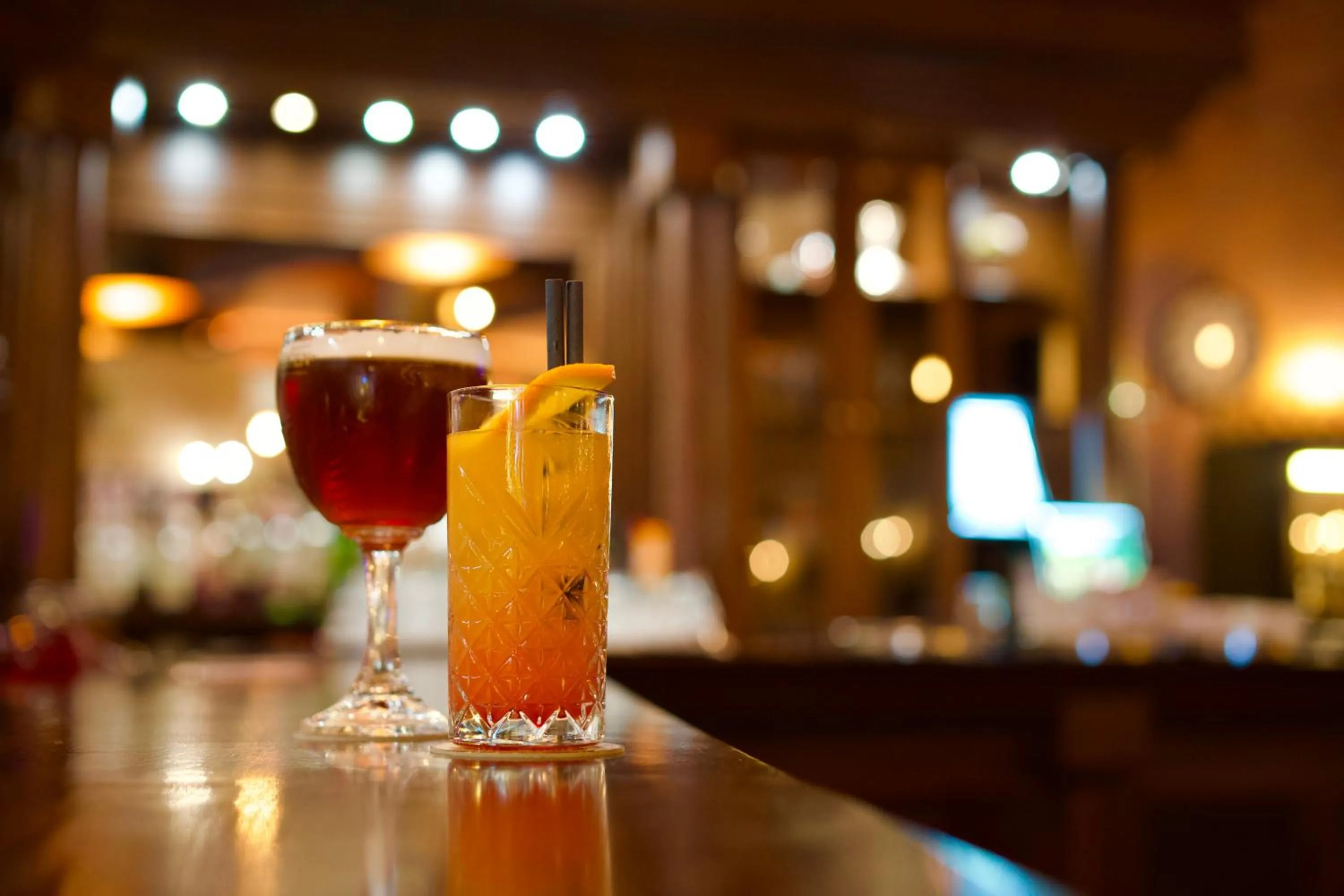 Restaurant/places to eat in Hotel Diplomat