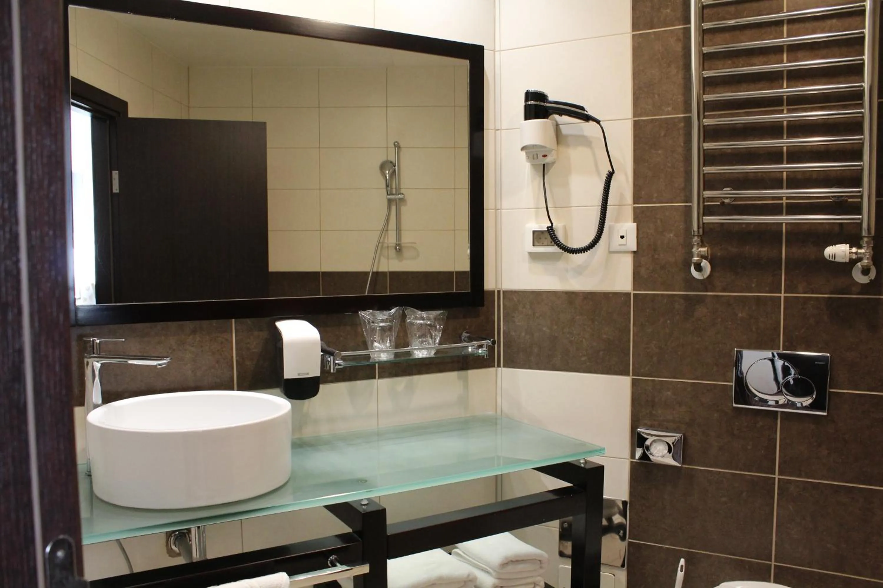 Bathroom in Hotel Diplomat