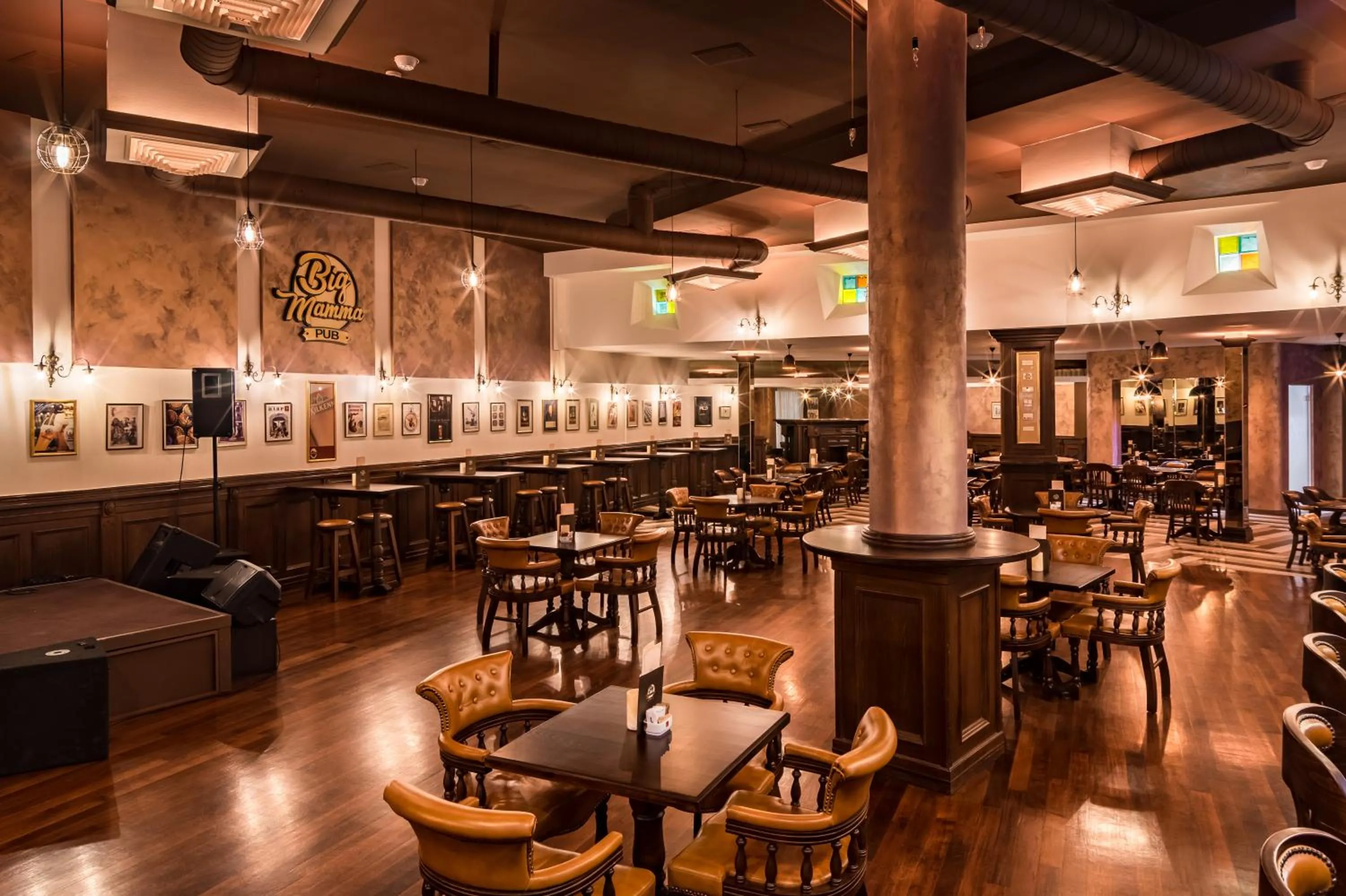 Restaurant/places to eat in Hotel Diplomat