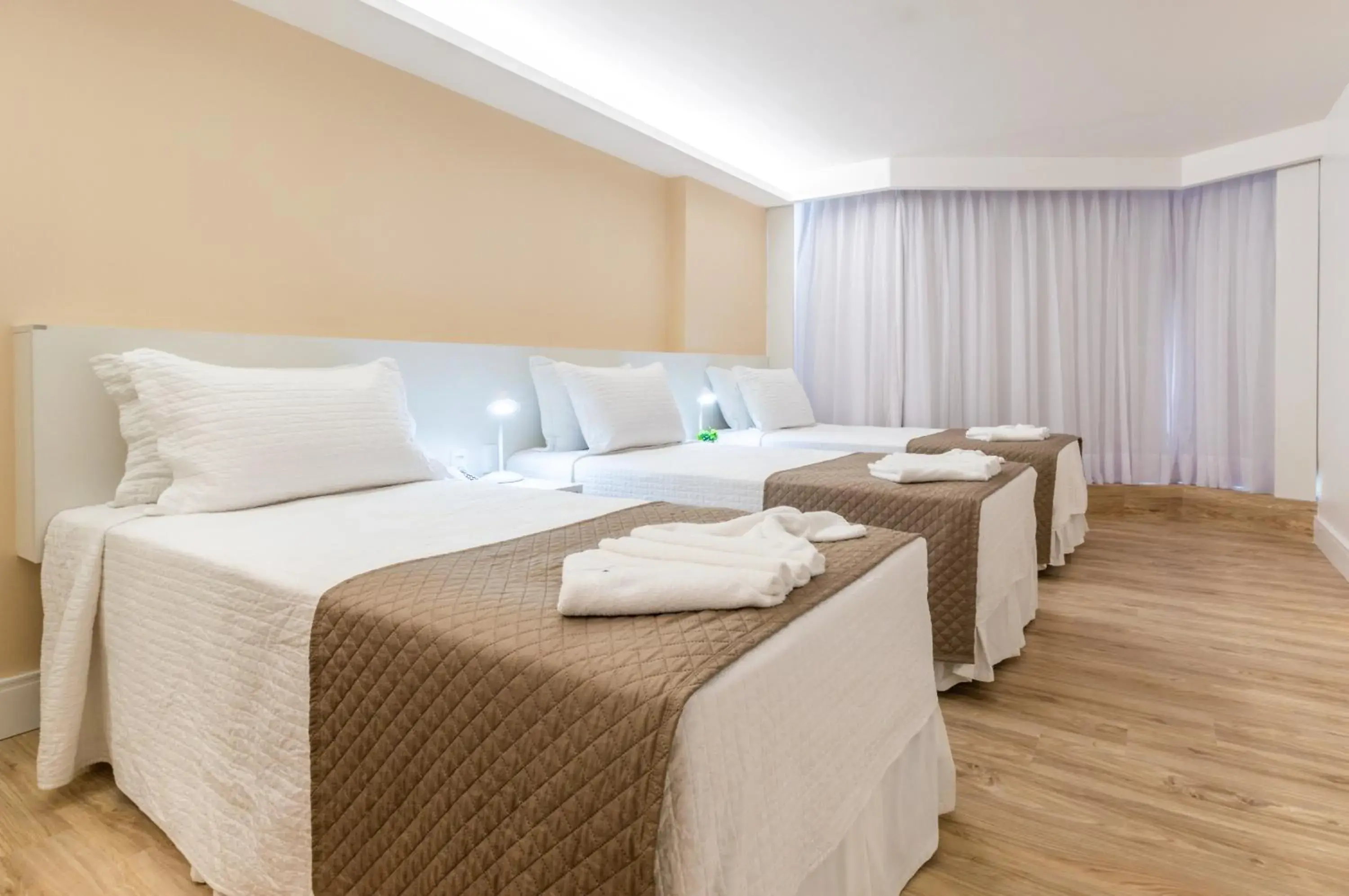 Premium Triple Room with 3 single beds in Hotel Brisa Suítes Pajuçara Premium Triple Room with 3 single beds in Hotel Brisa Suítes Pajuçara