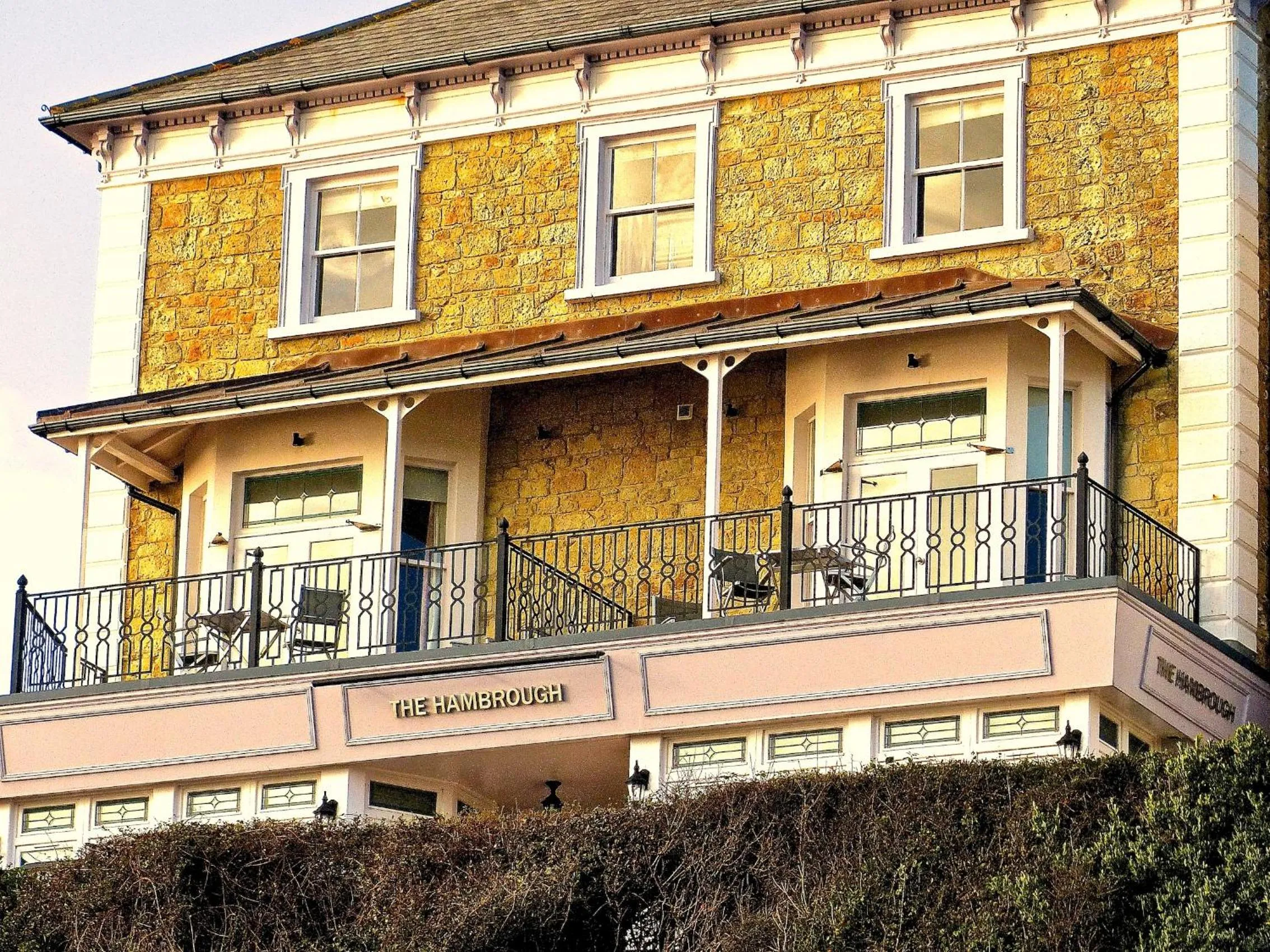 Facade/entrance in The Hambrough