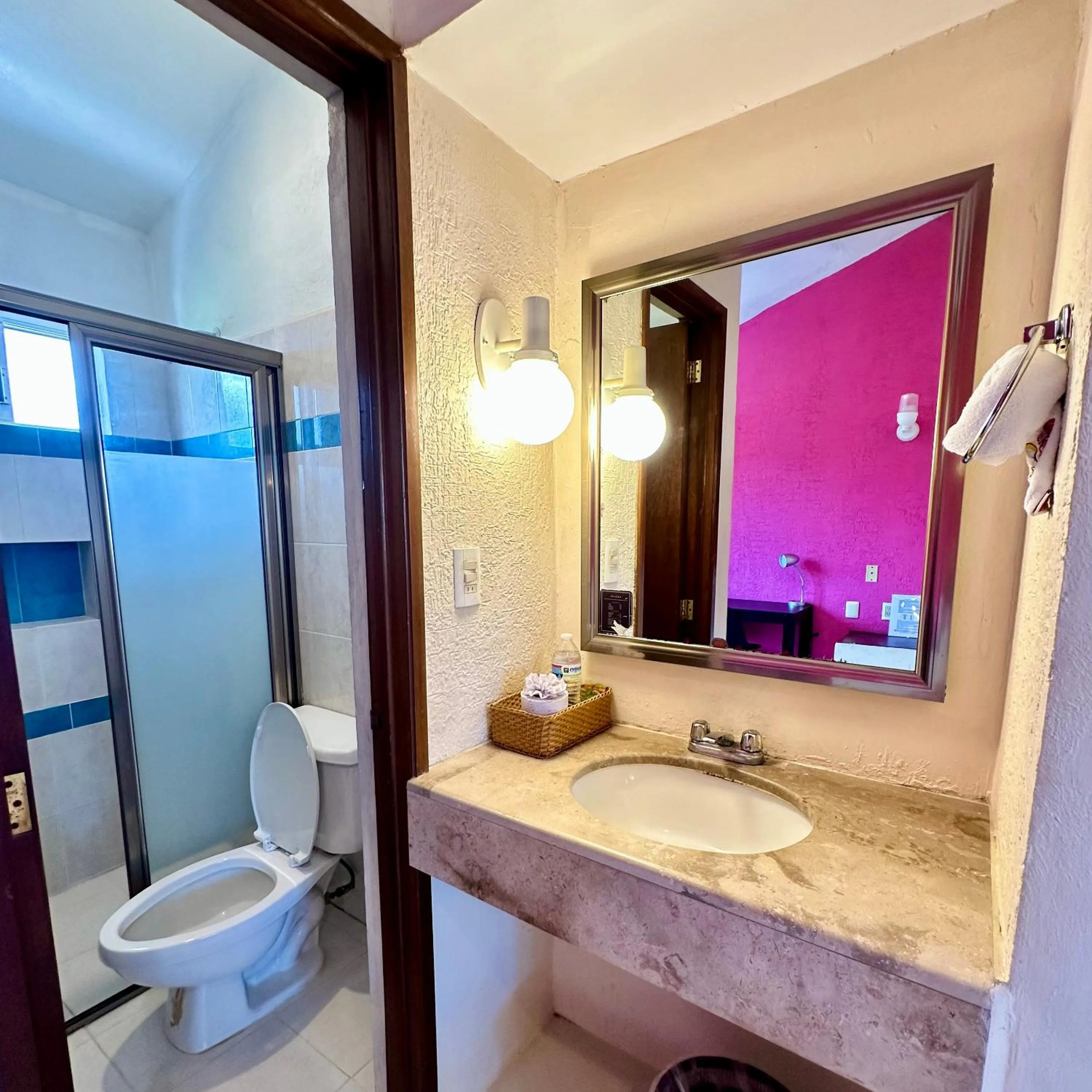 Shower in Hotel Barranquilla