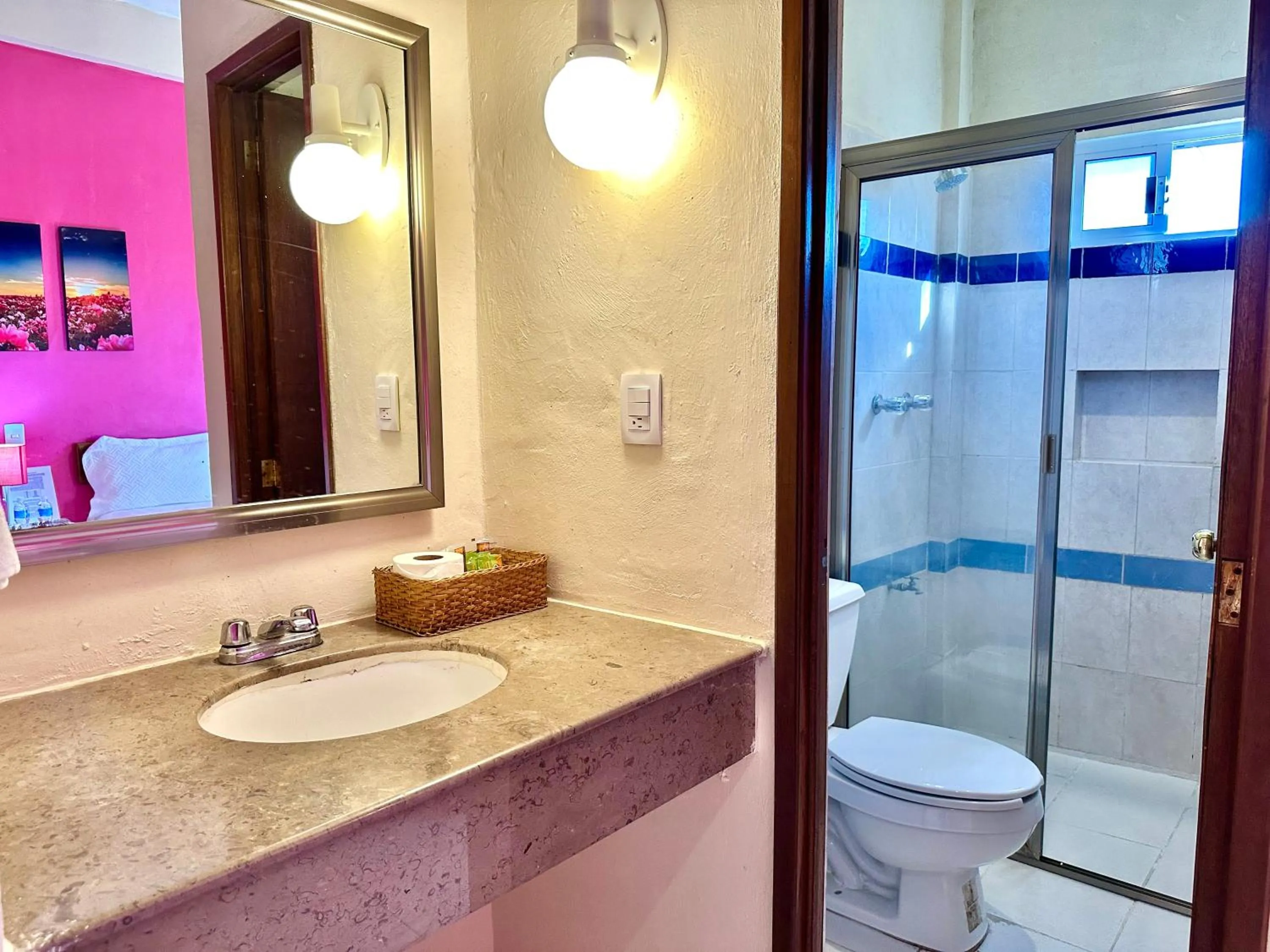 Shower in Hotel Barranquilla