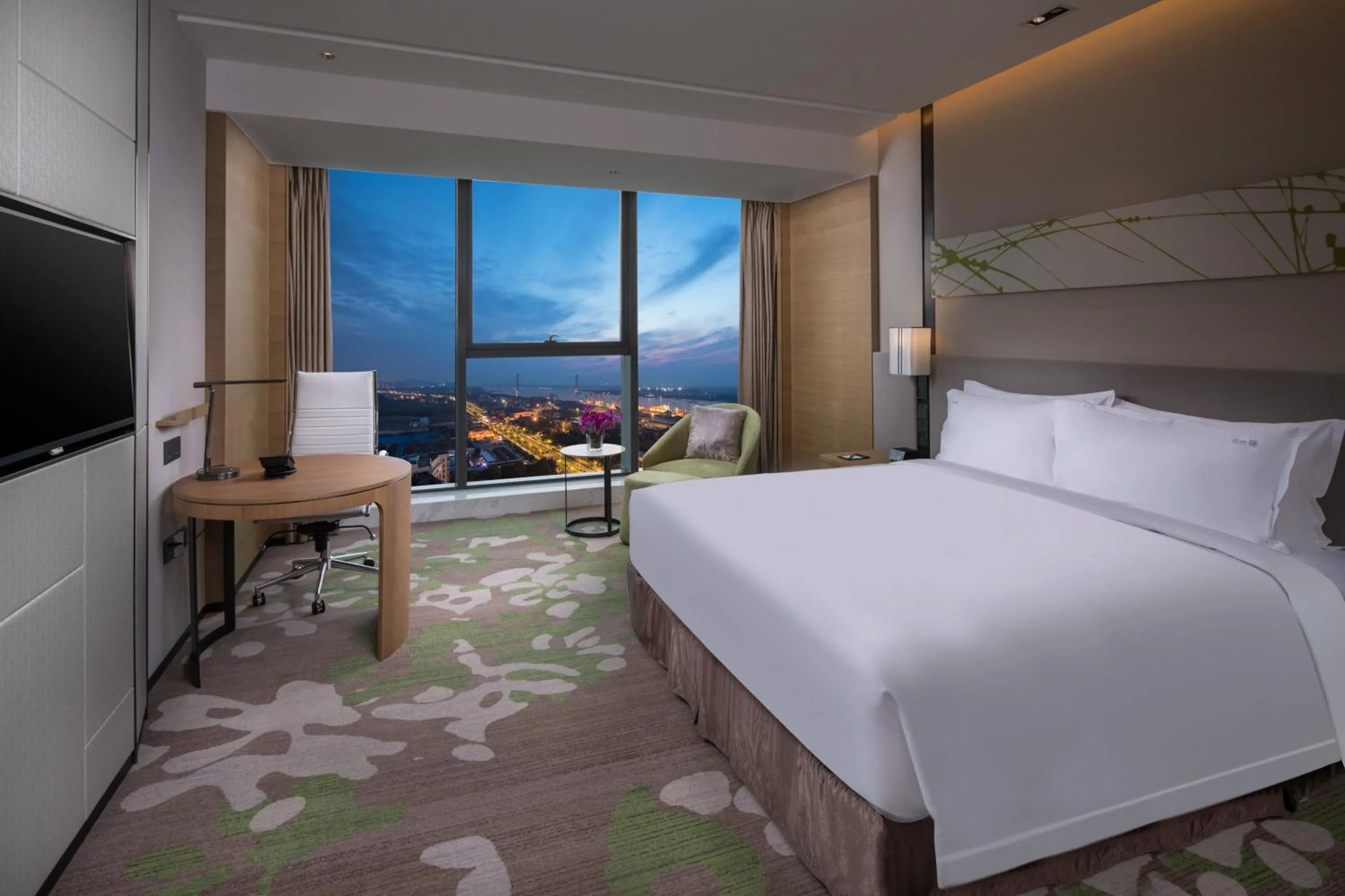 Photo of the whole room, Bed in Holiday Inn Nanjing Harbour by IHG