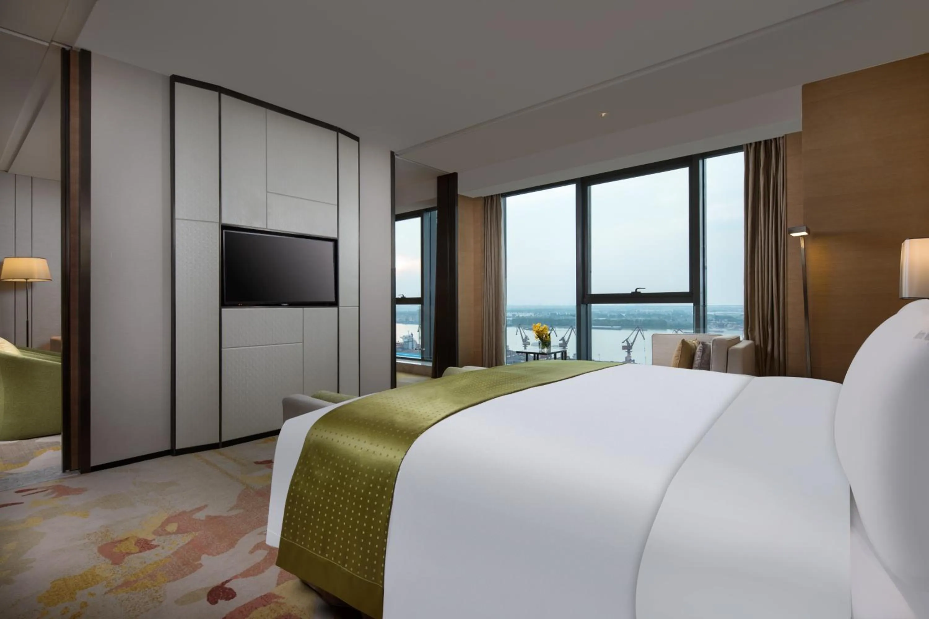 Property building, Bed in Holiday Inn Nanjing Harbour by IHG