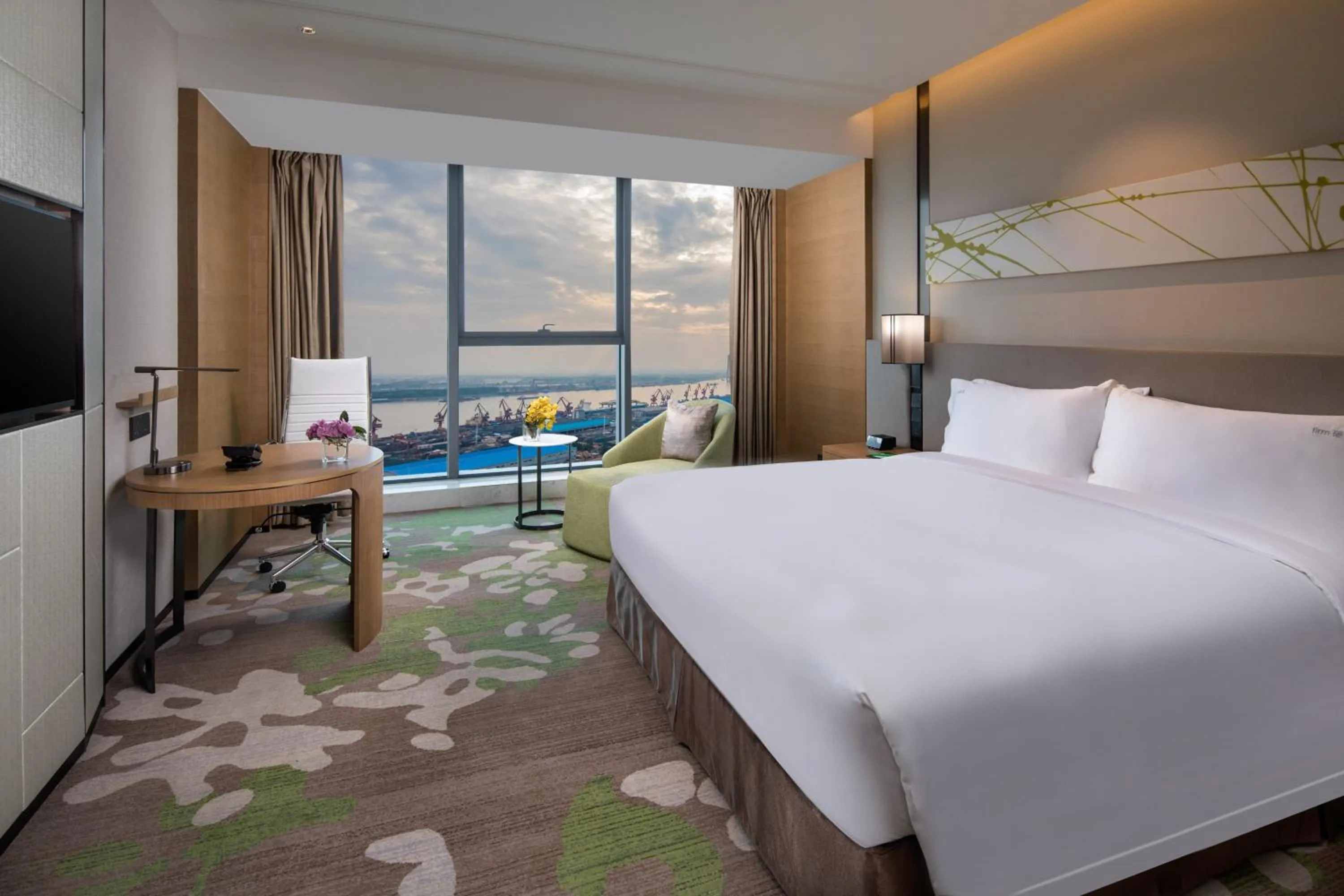 Photo of the whole room, Bed in Holiday Inn Nanjing Harbour by IHG