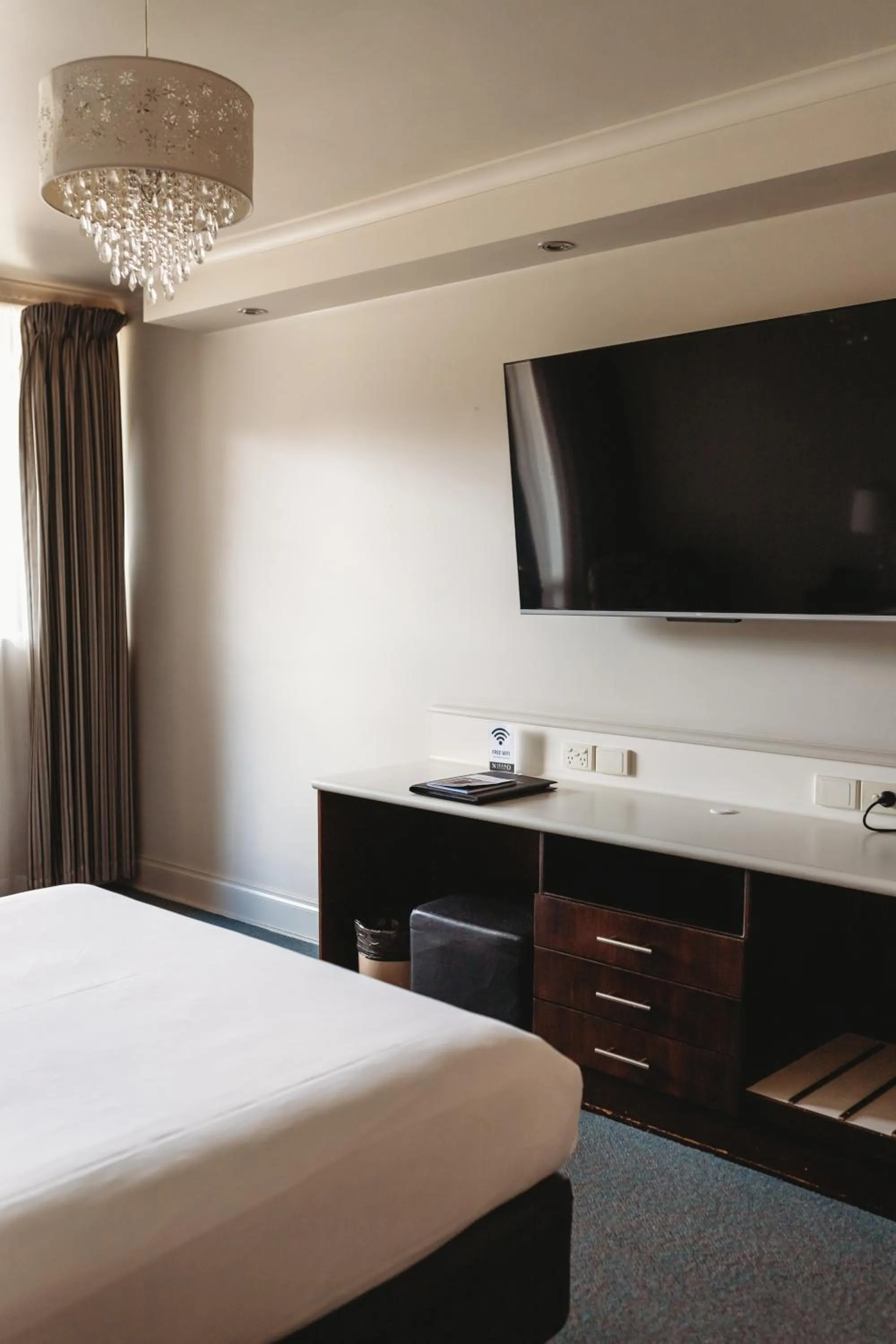 Bedroom, Bed in Echuca Nirebo Motel