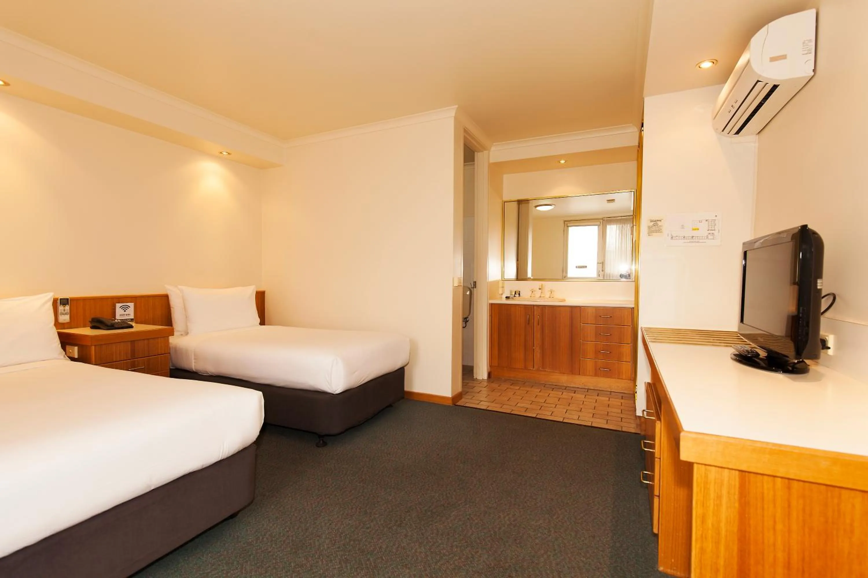 Photo of the whole room, Bed in Echuca Nirebo Motel