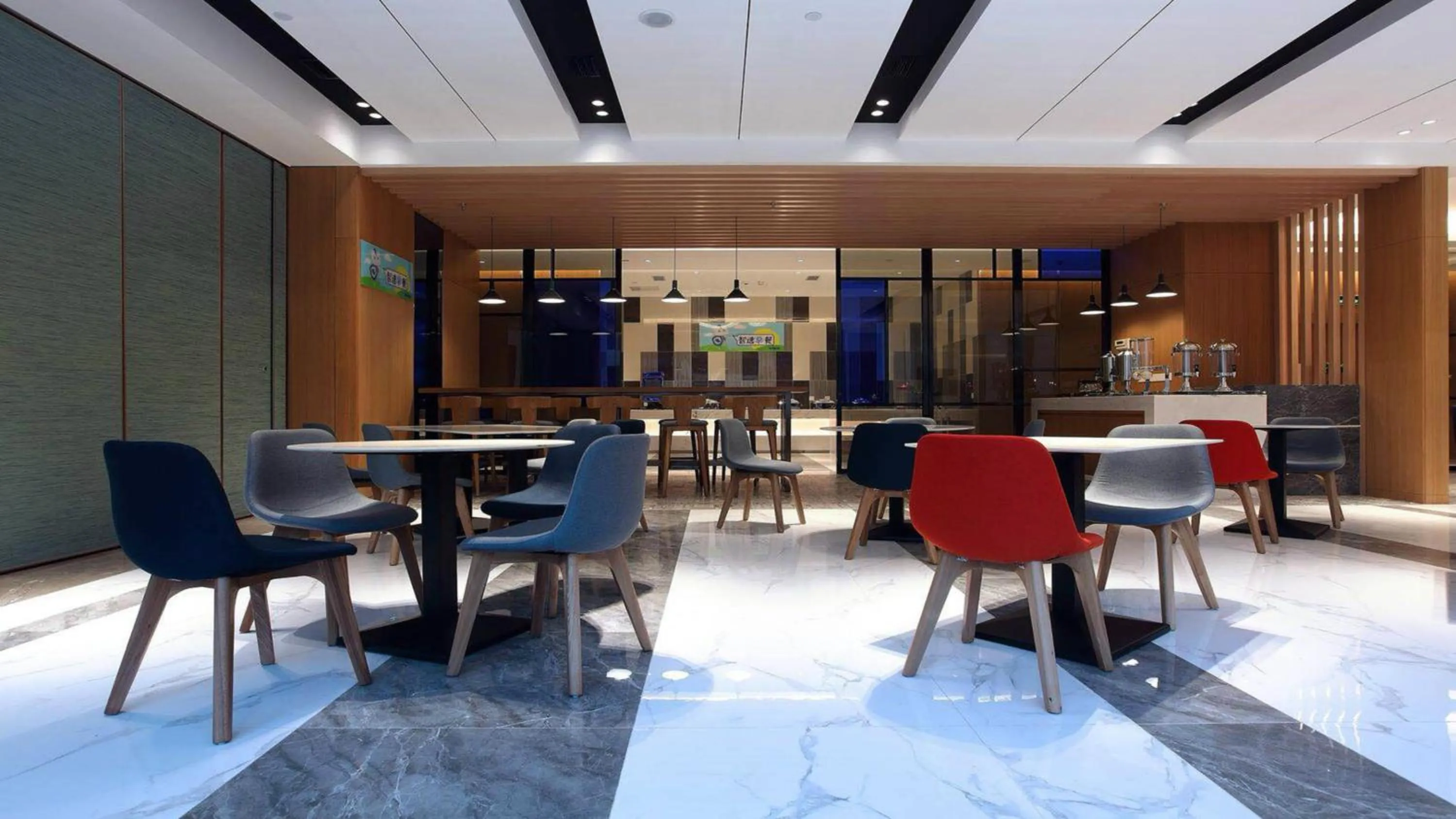Restaurant/places to eat in Holiday Inn Express Xi'an Qujiang South by IHG
