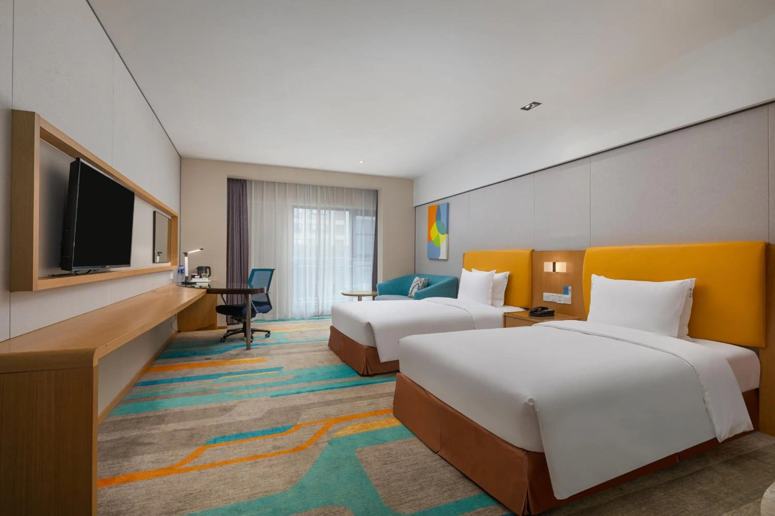 Photo of the whole room, Bed in Holiday Inn Express Xi'an Qujiang South by IHG