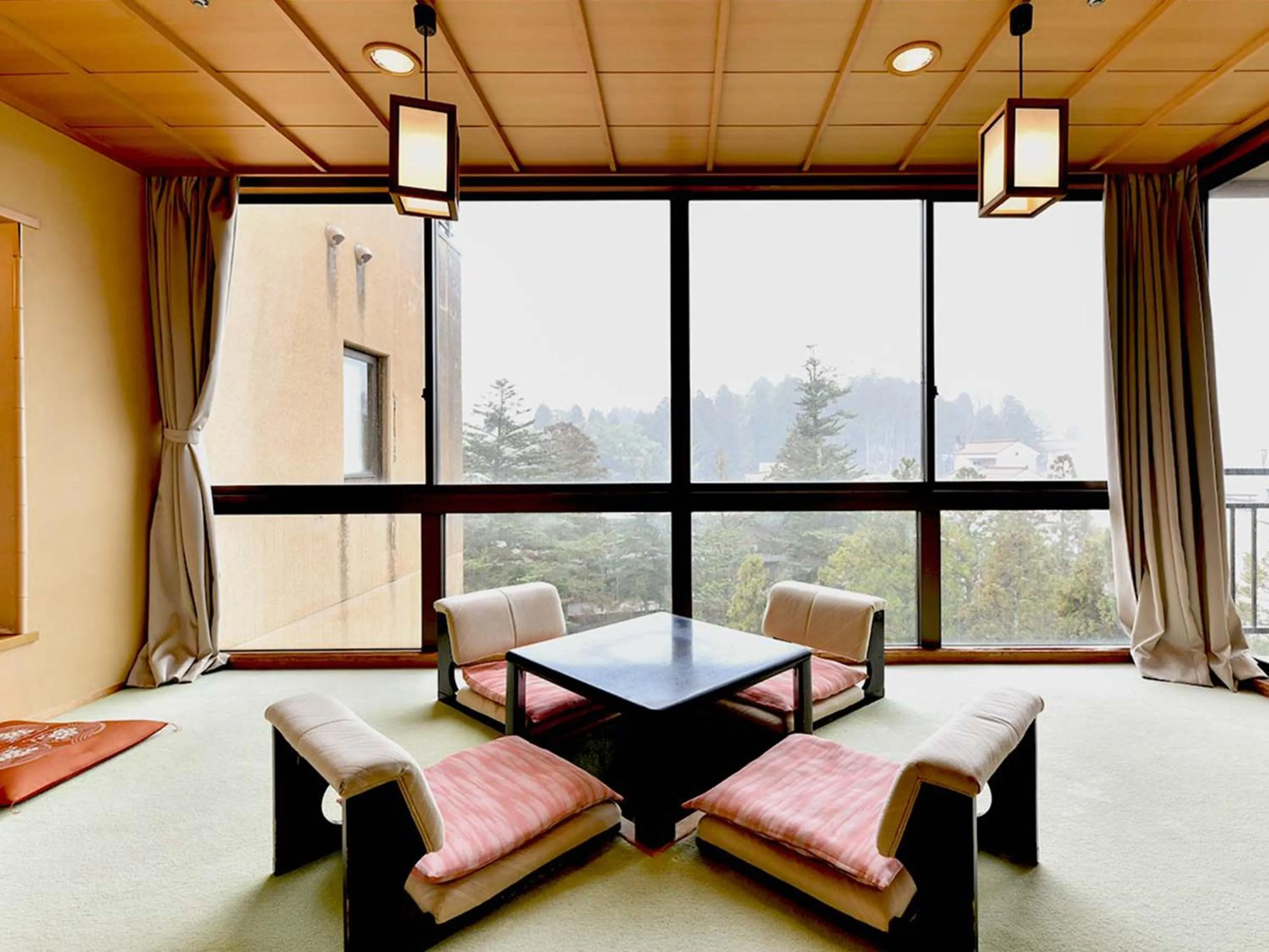 Photo of the whole room in Hoshi