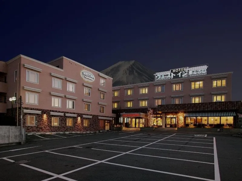 Facade/entrance in West Inn Fuji-Yoshida