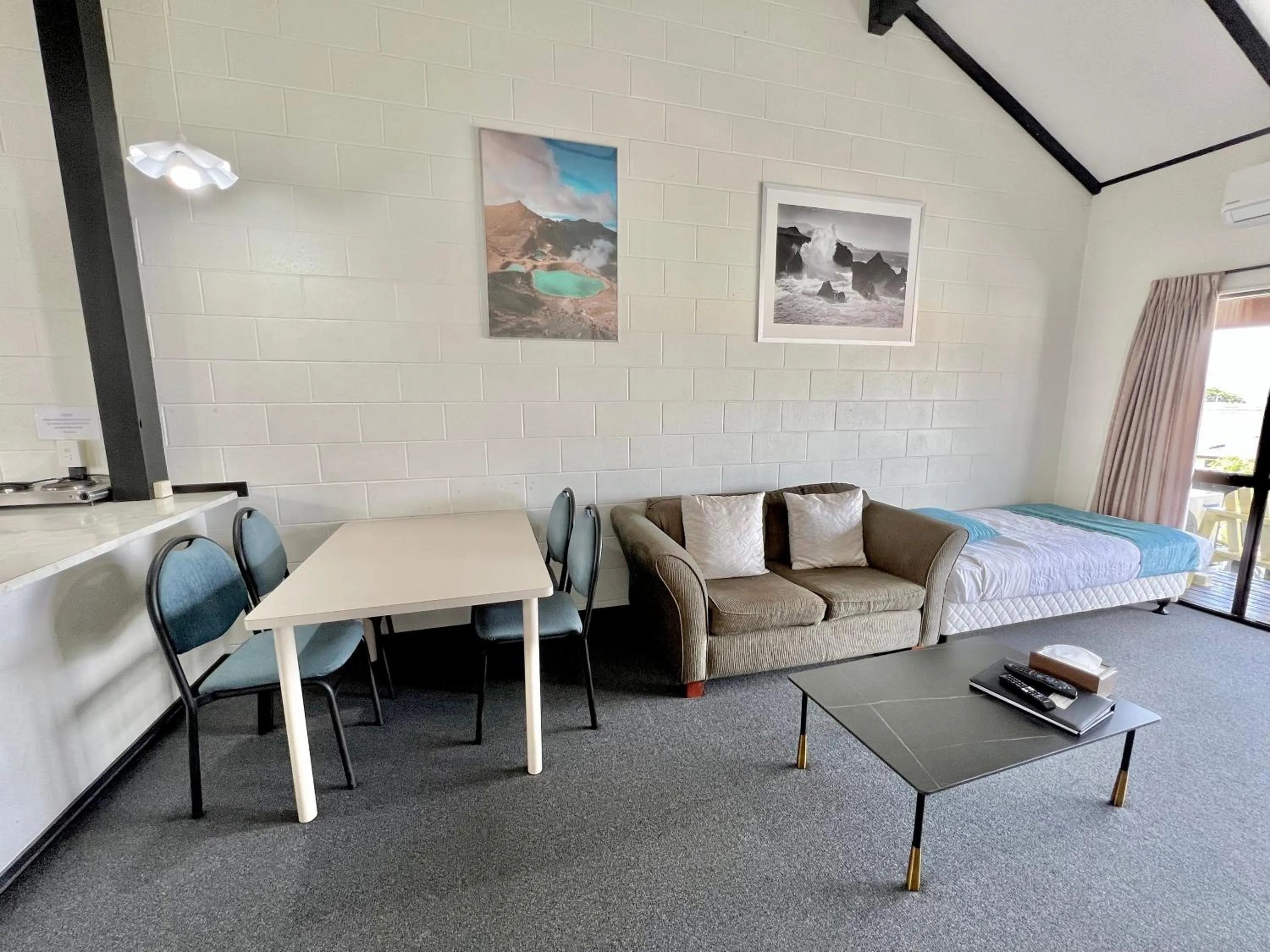 Seating area in Mountain View Motel