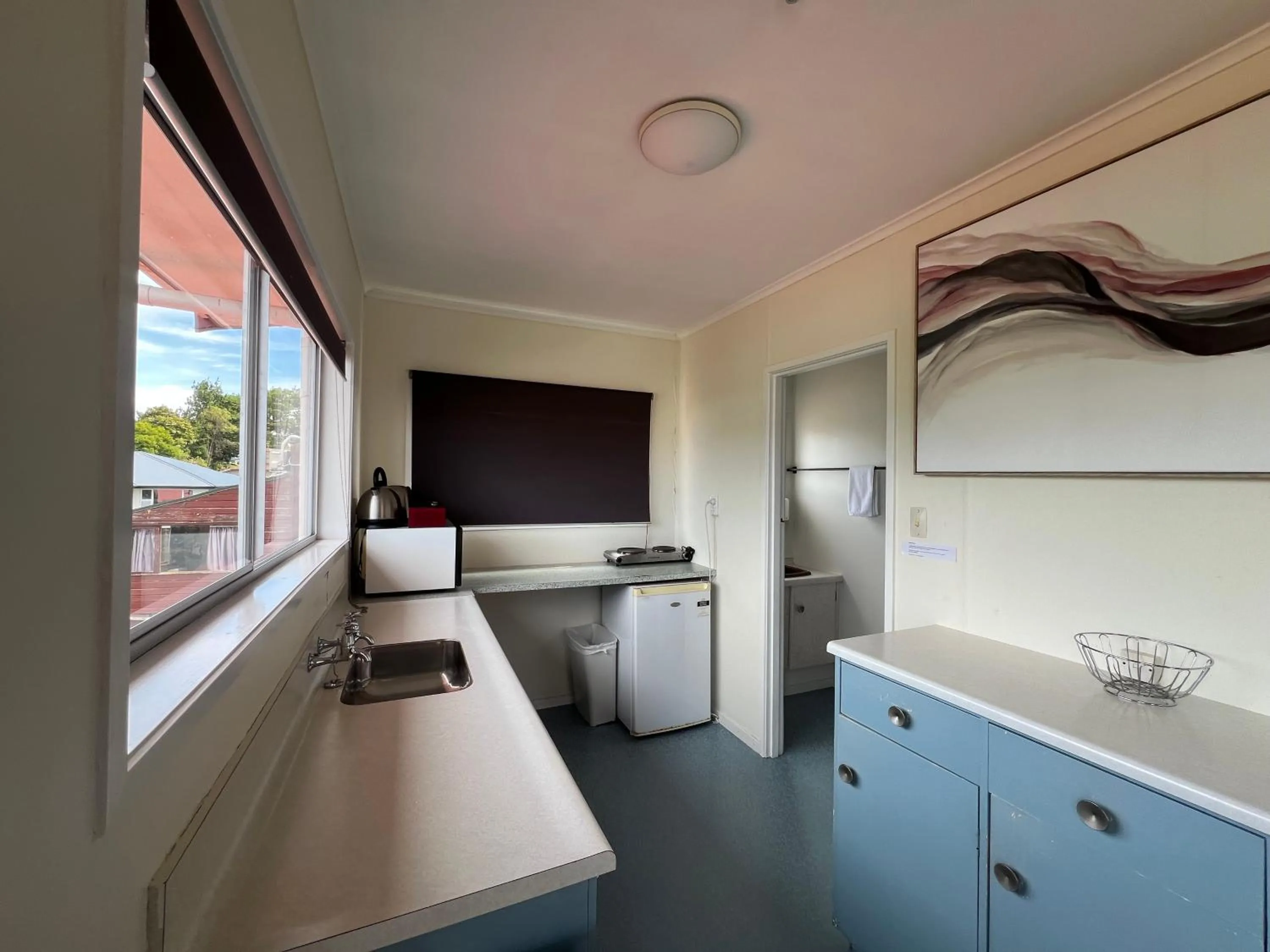 Kitchen or kitchenette in Mountain View Motel