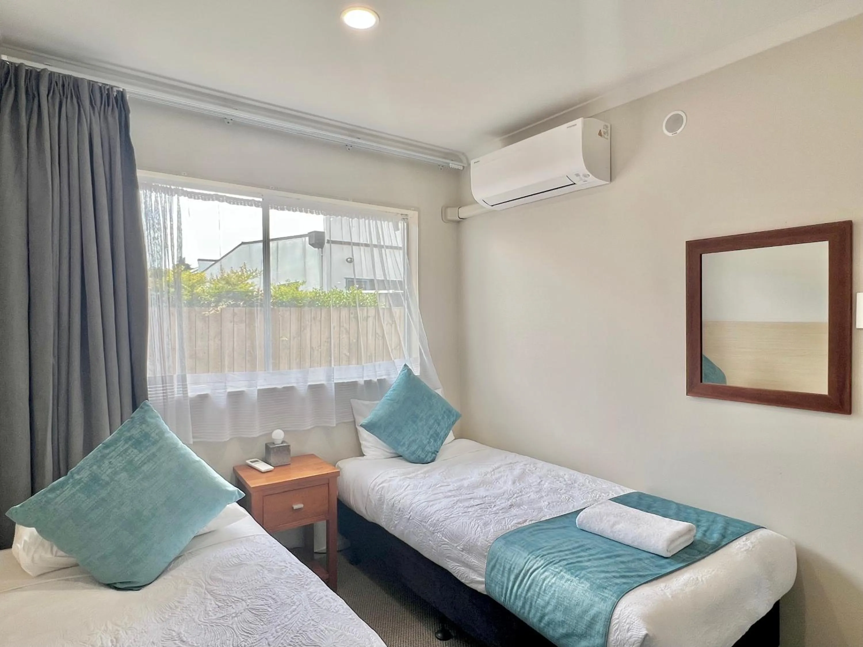 Bedroom, Bed in Mountain View Motel