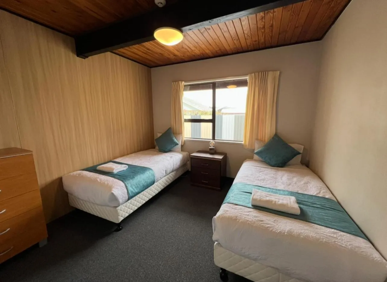 Apartment with Lake View in Mountain View Motel