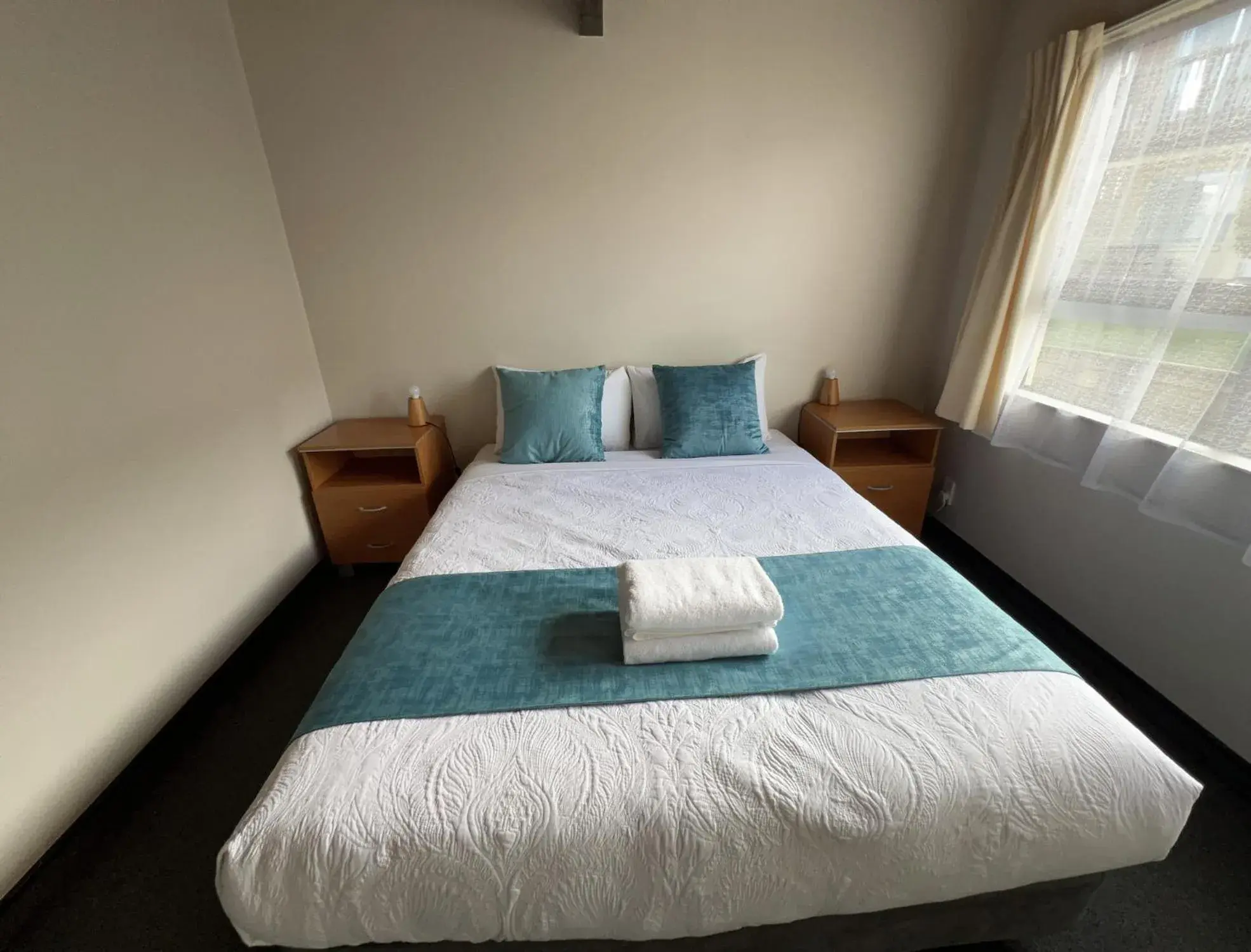 Two-Bedroom Apartment (5 Adults) in Mountain View Motel Two-Bedroom Apartment (5 Adults) in Mountain View Motel