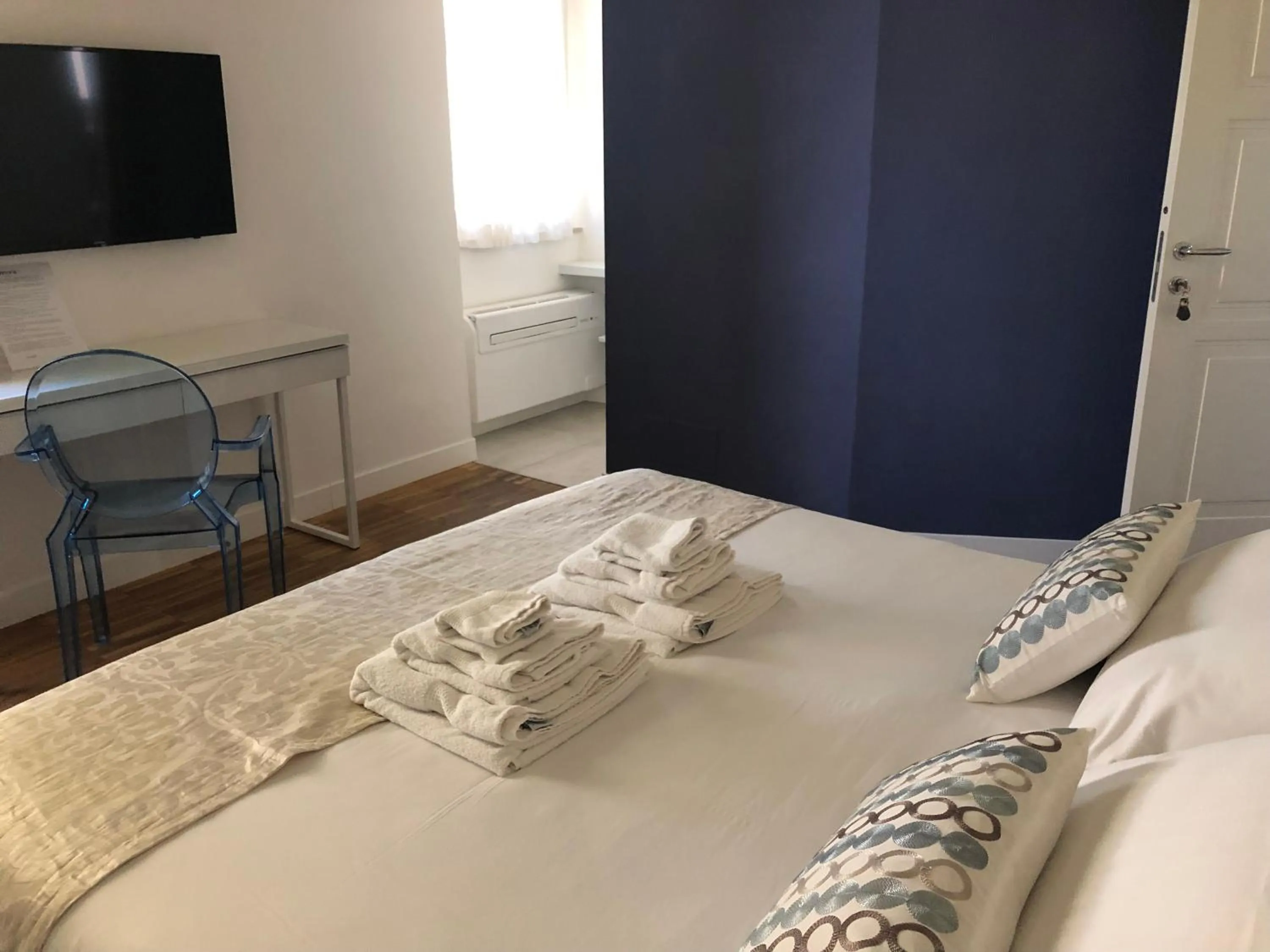 Photo of the whole room, Bed in B&B Dimor'à