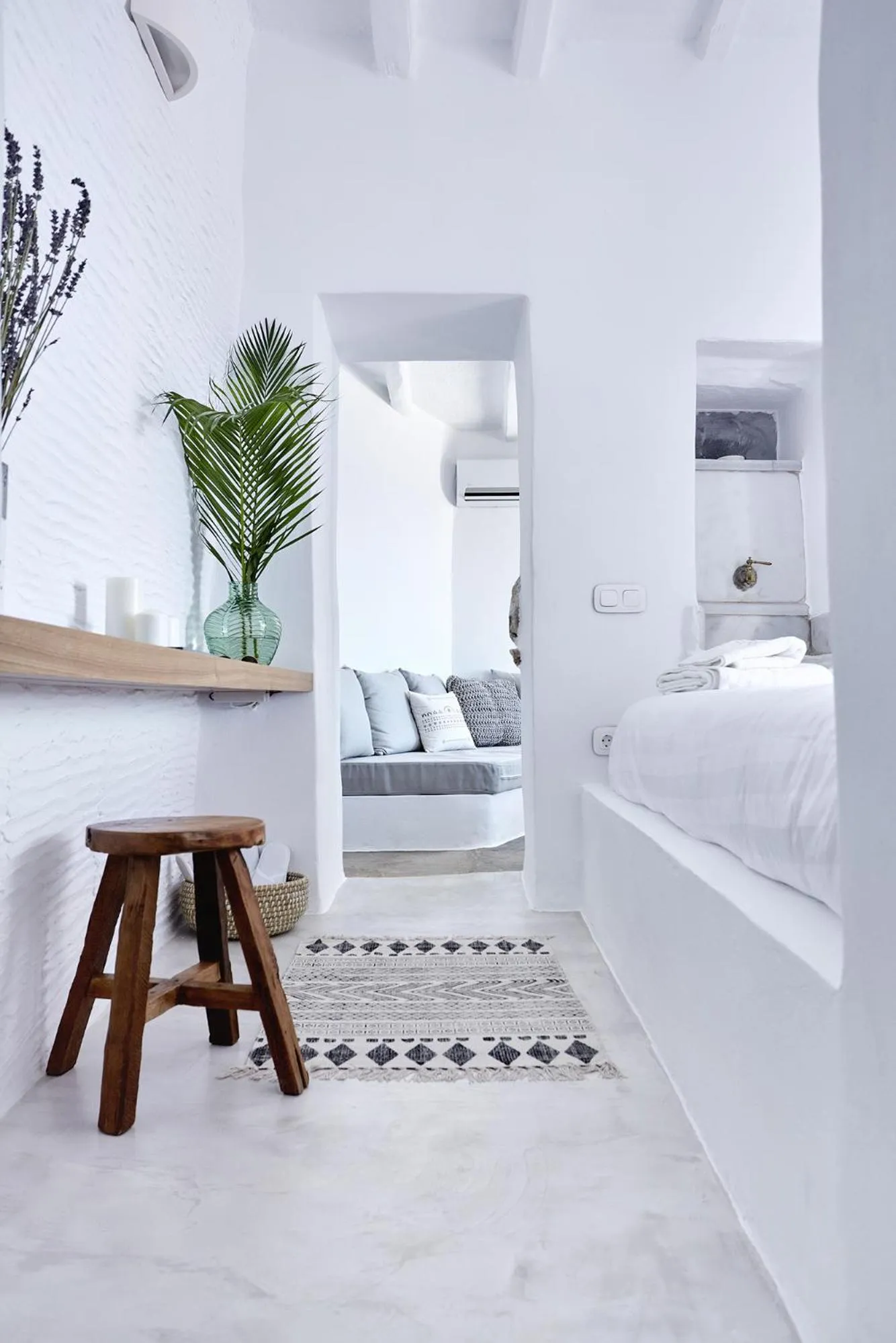 Seating area, Bed in Living Theros Luxury Suites