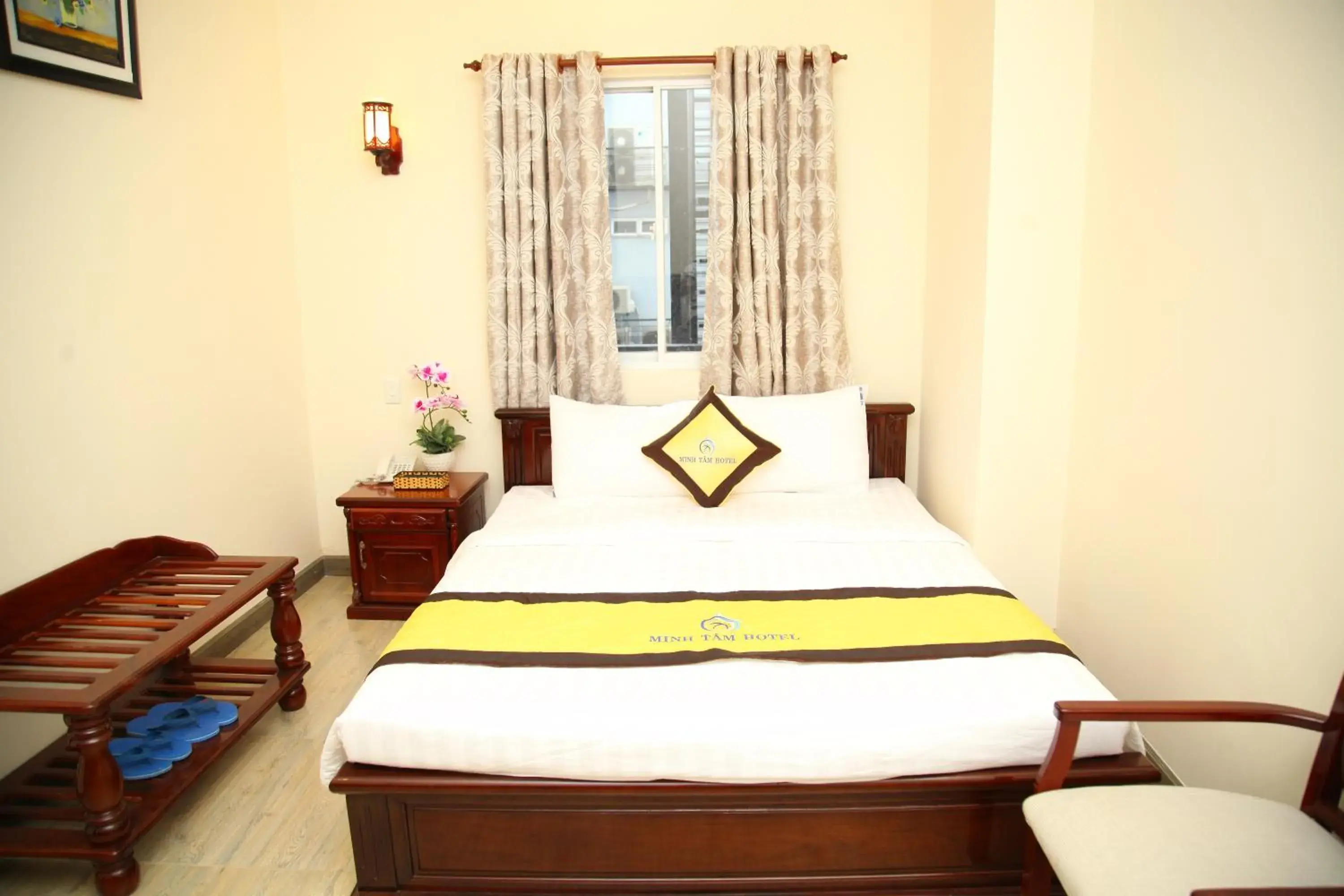 Deluxe Double Room with Window in Minh Tam Hotel and Spa Deluxe Double Room with Window in Minh Tam Hotel and Spa
