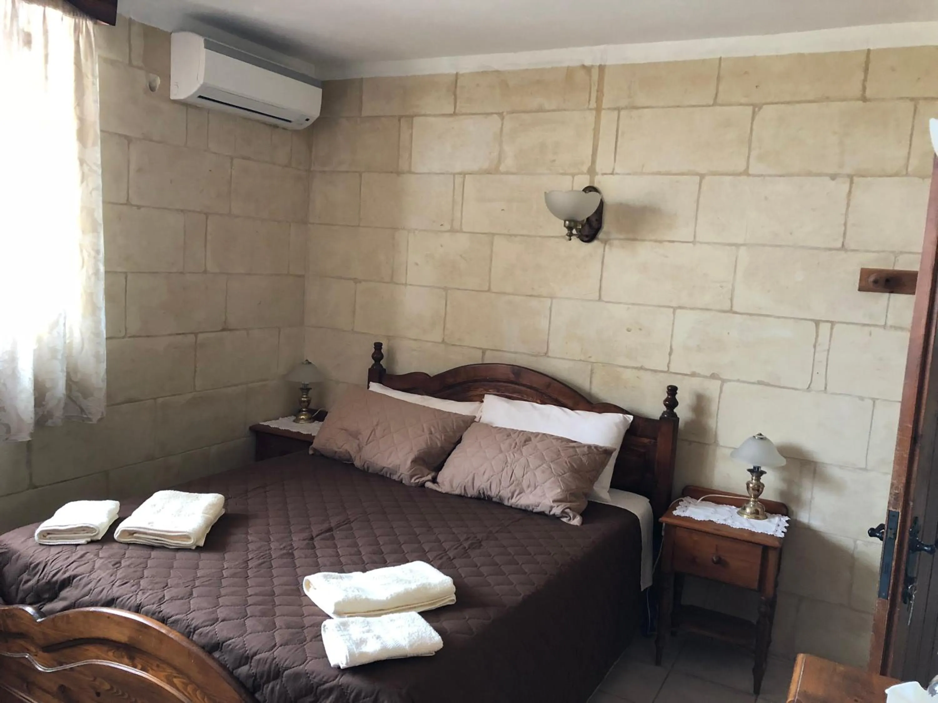 Bed in La Fenice by Giancarlo