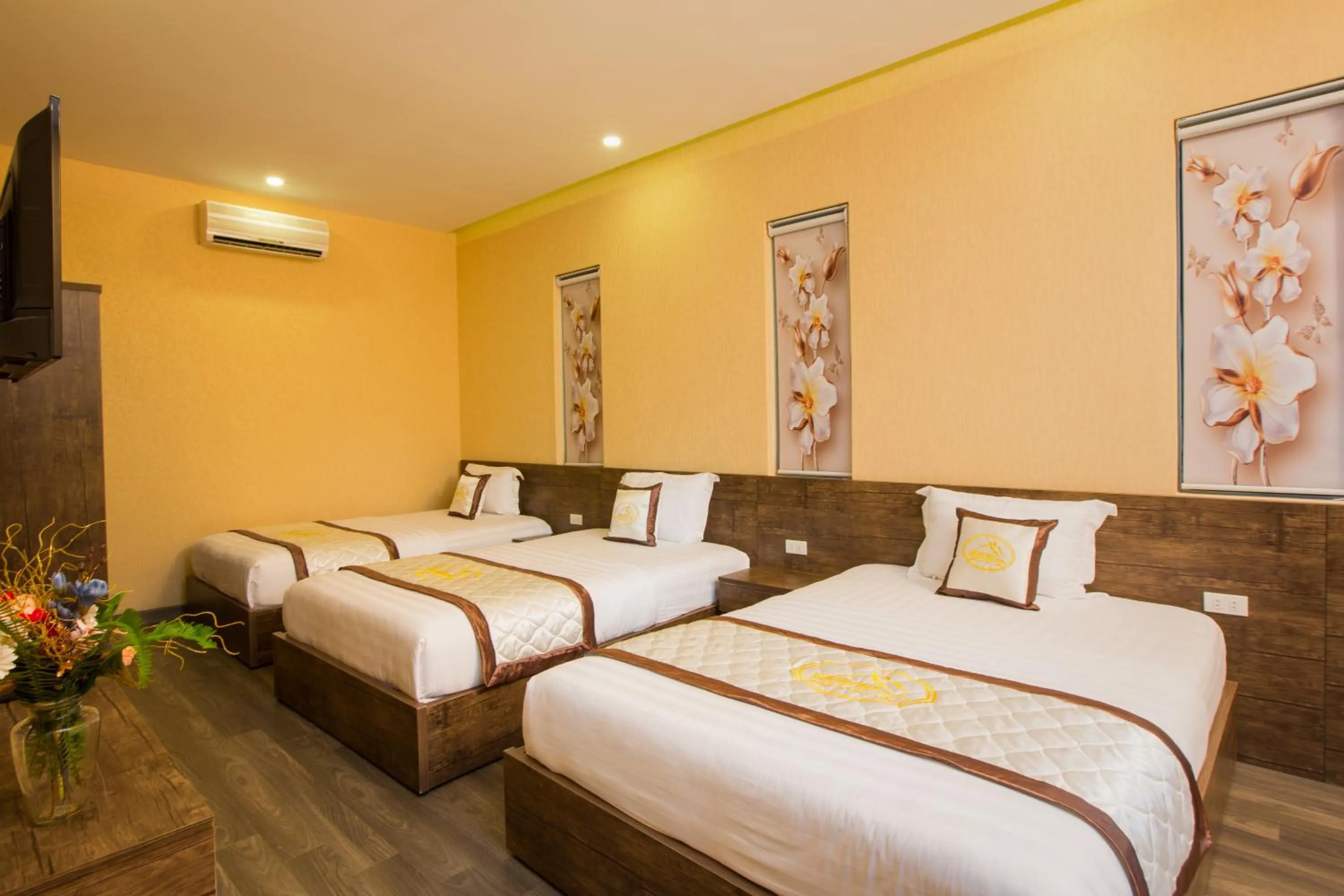 Bed in Sang Như Ngọc Resort