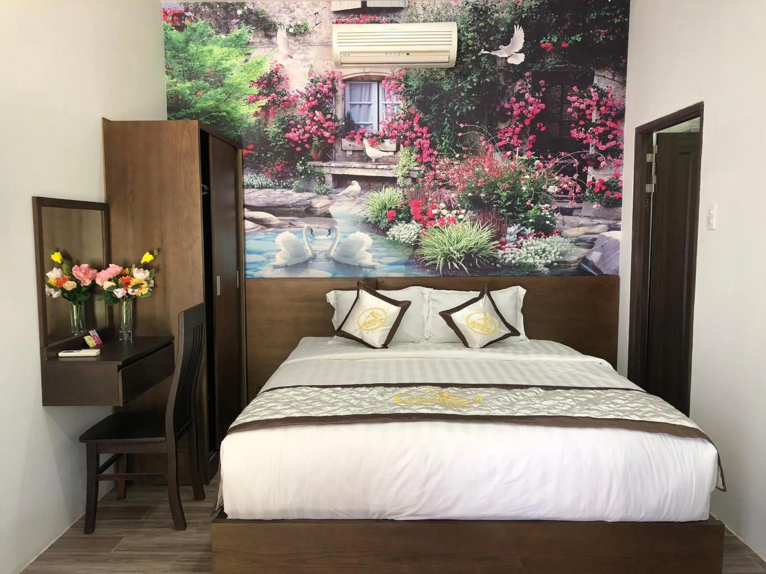 Bed in Sang Như Ngọc Resort