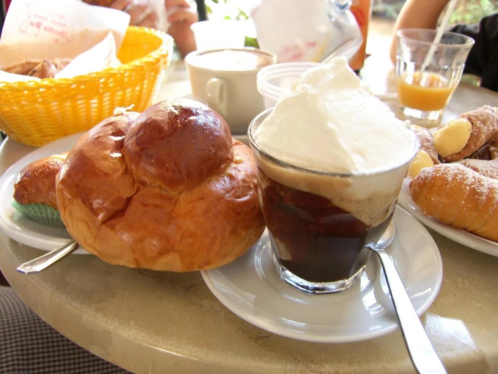 Breakfast in Apollo B&B