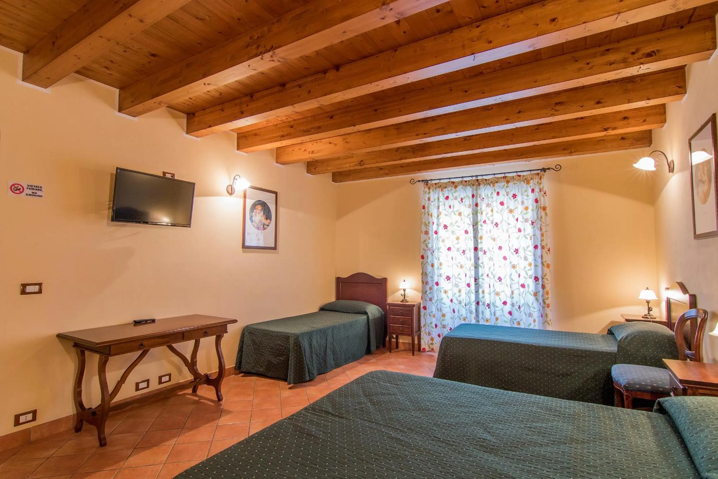 TV and multimedia in Apollo B&B