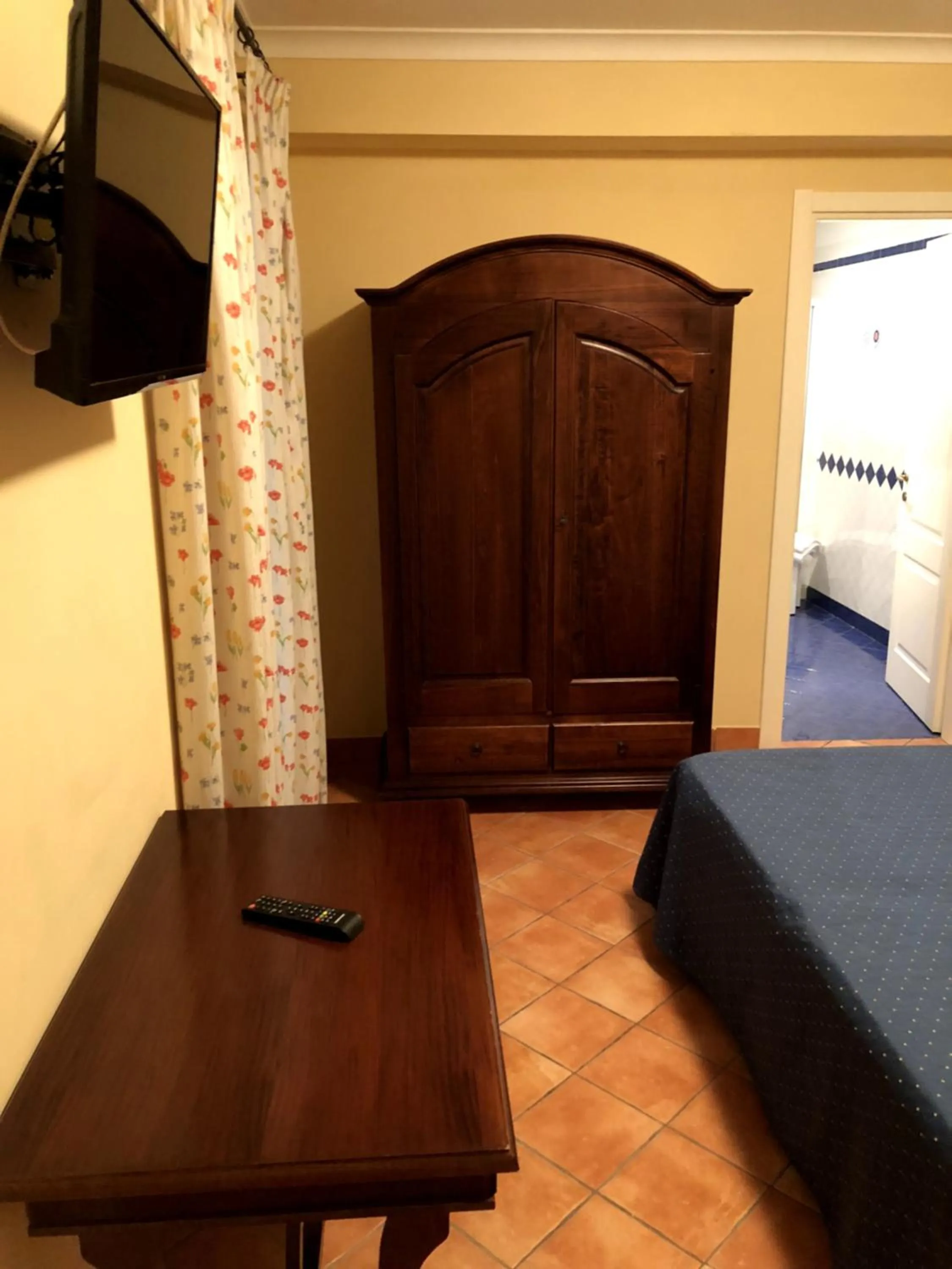 TV and multimedia, Bed in Apollo B&B